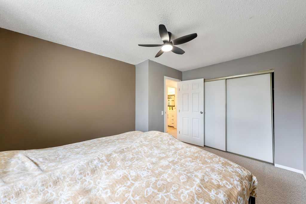 24, 73 Glenbrook Crescent 