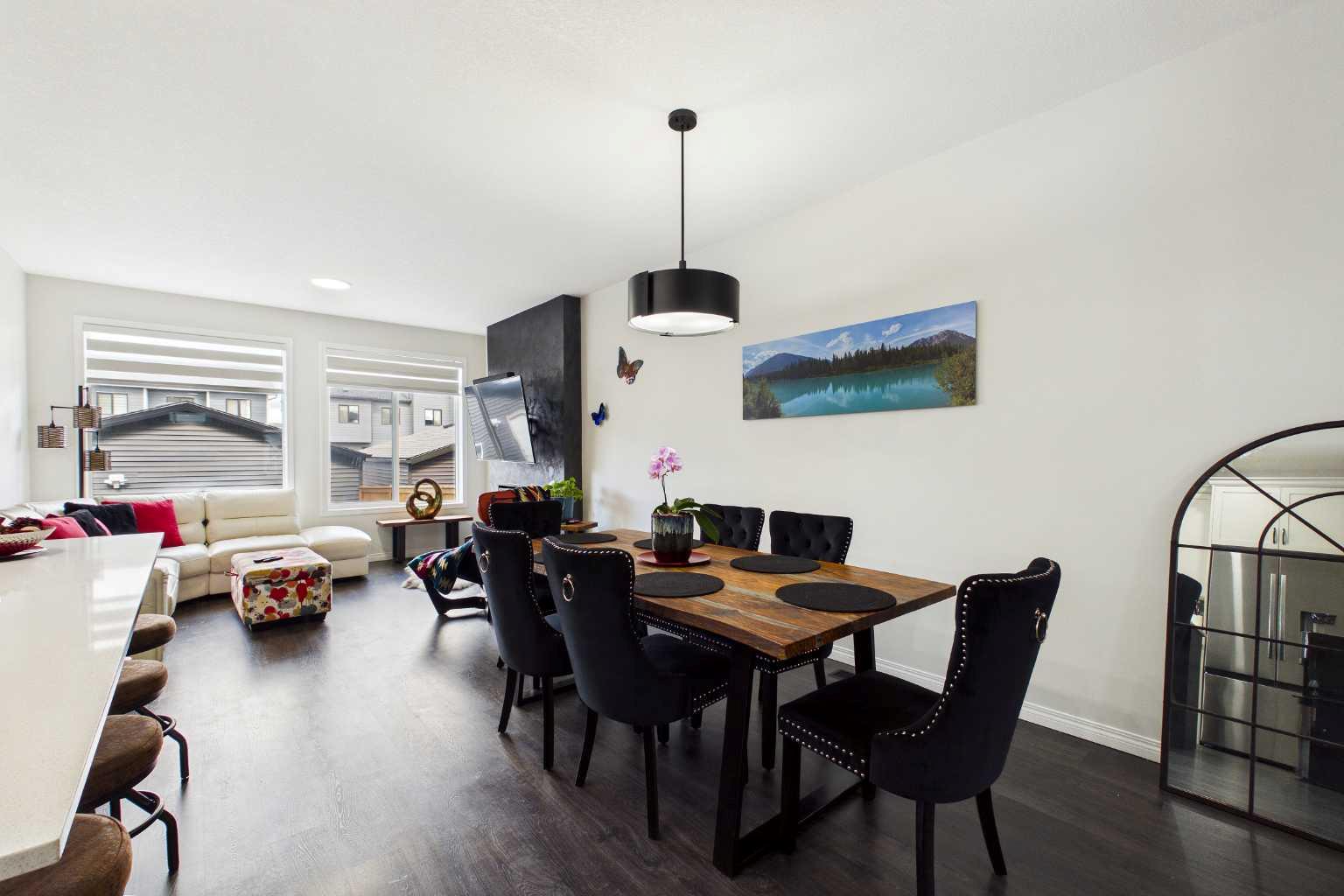 24 Rowmont Common NW