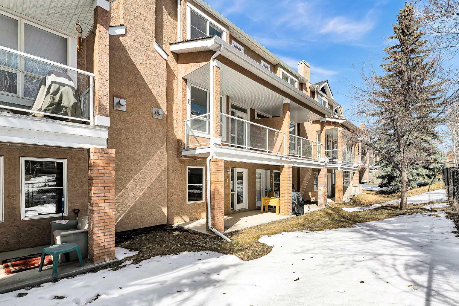 34 Royal Manor NW
