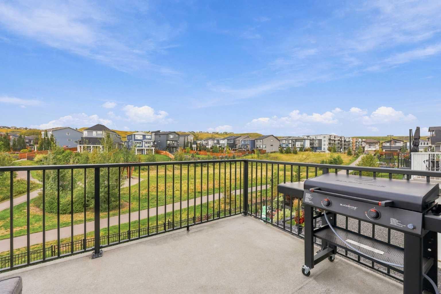186 Cranbrook Park SE