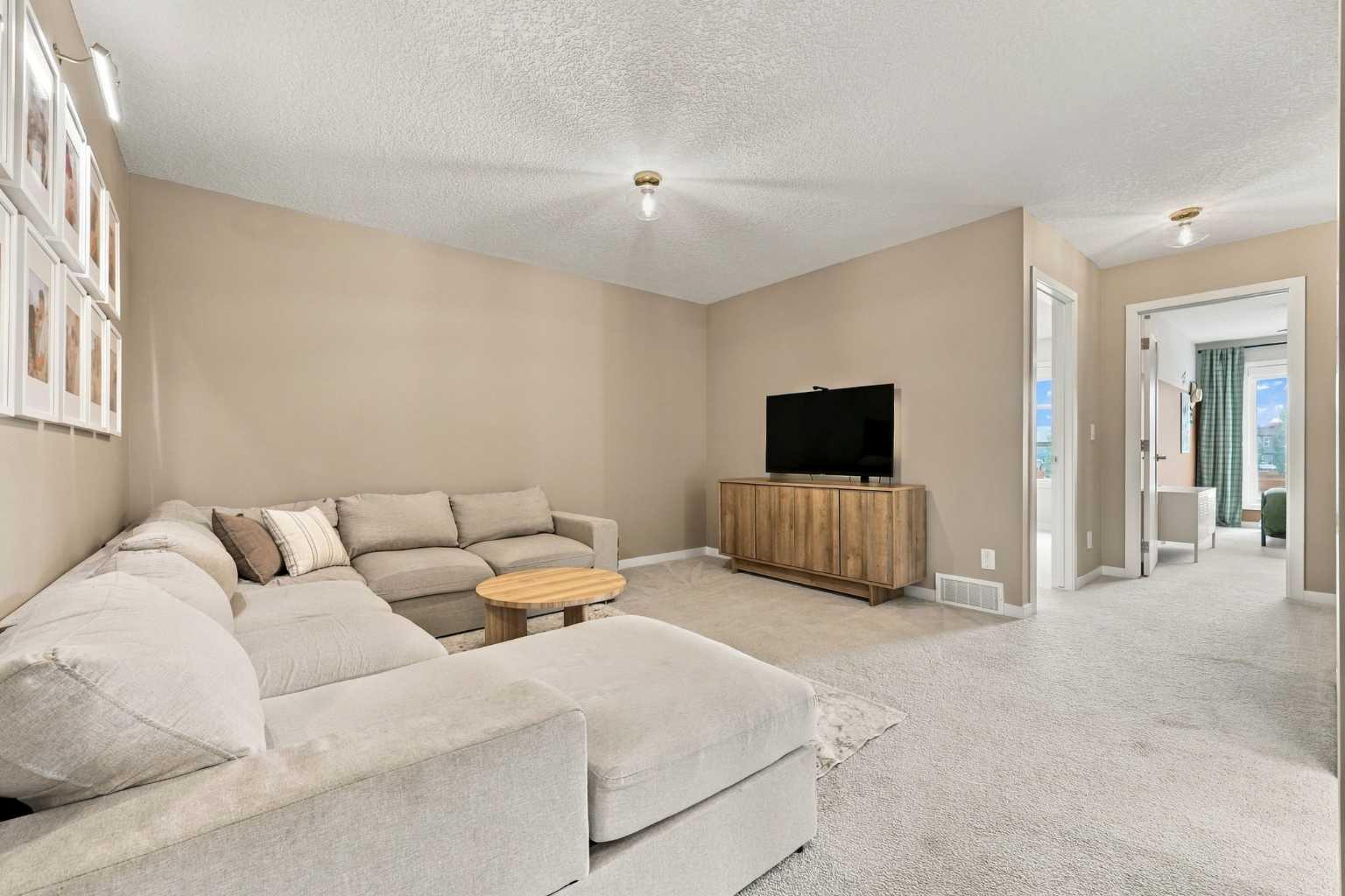 186 Cranbrook Park SE