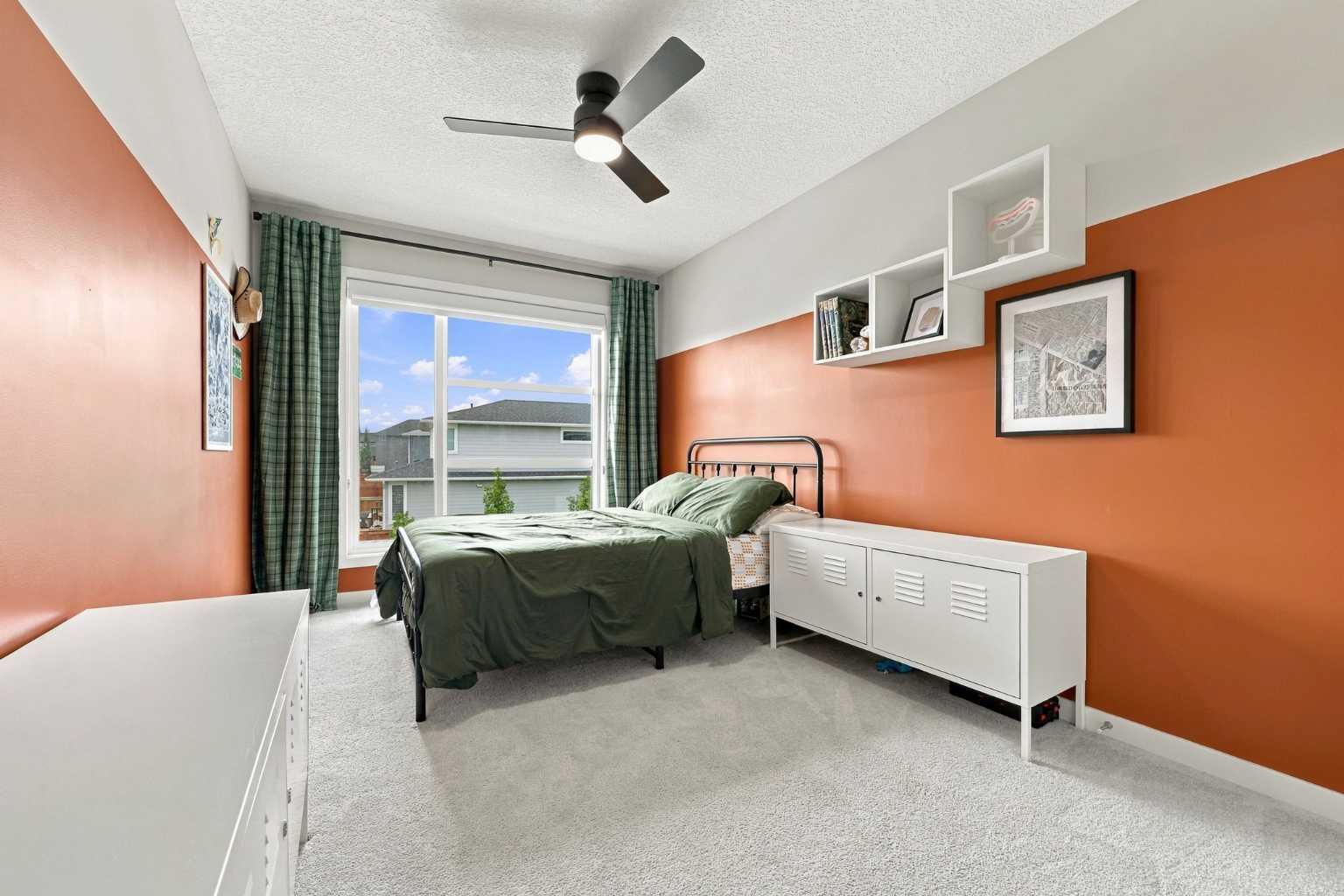 186 Cranbrook Park SE
