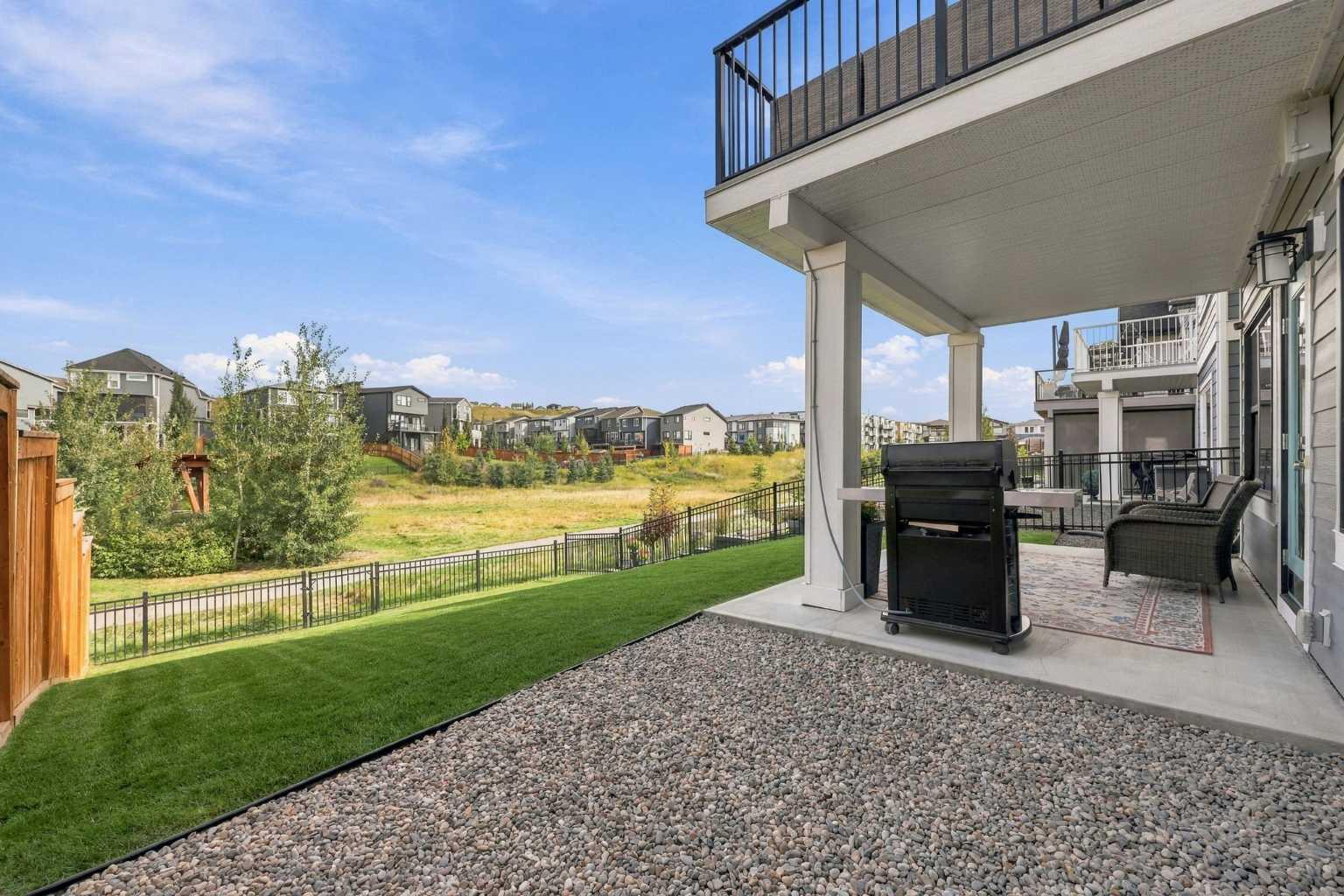 186 Cranbrook Park SE
