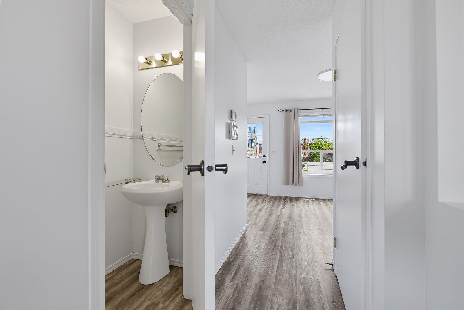 15 Coventry Link NE