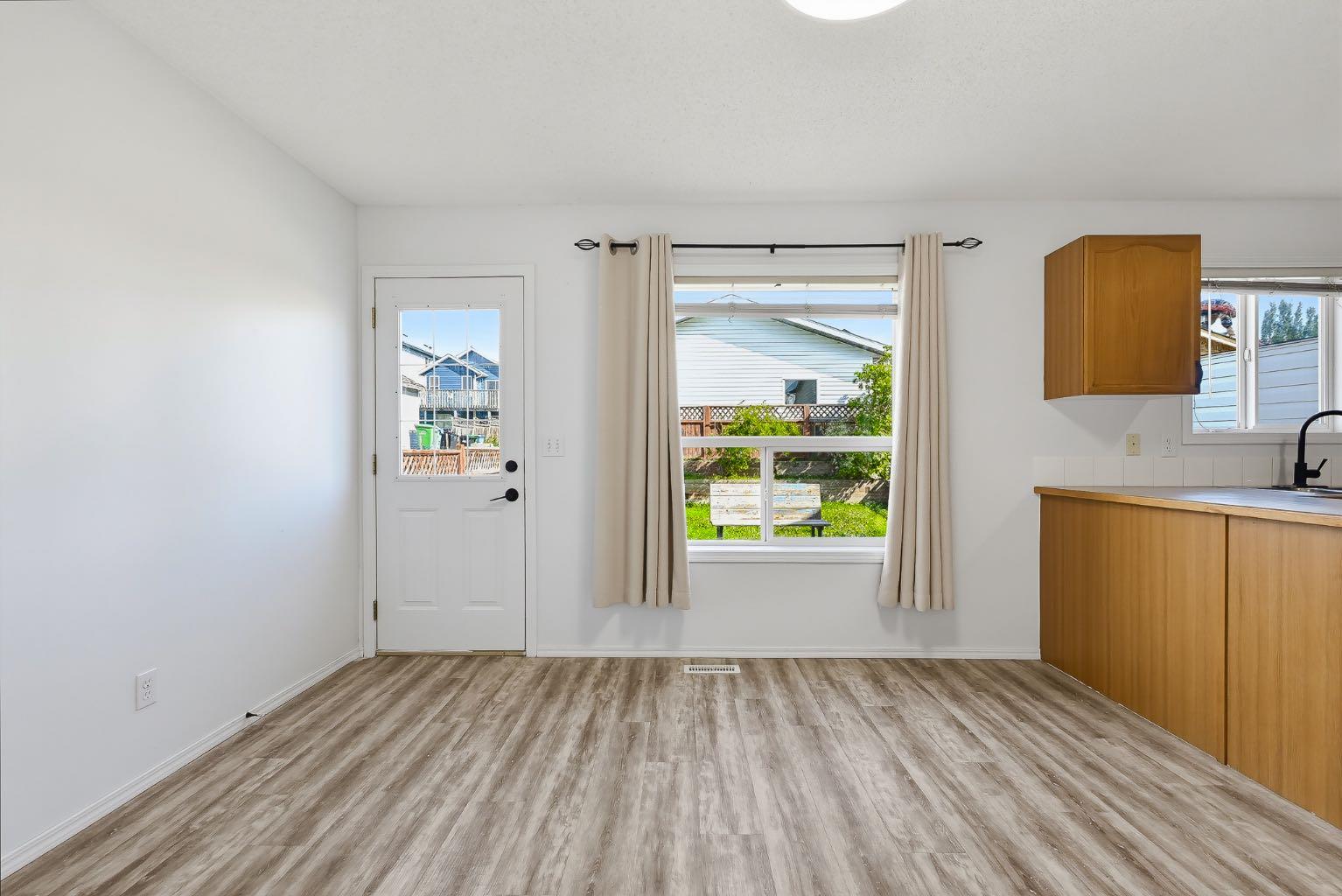 15 Coventry Link NE