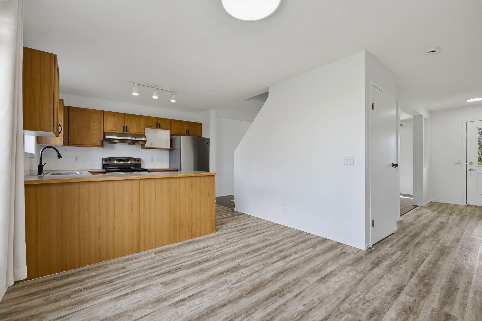 15 Coventry Link NE