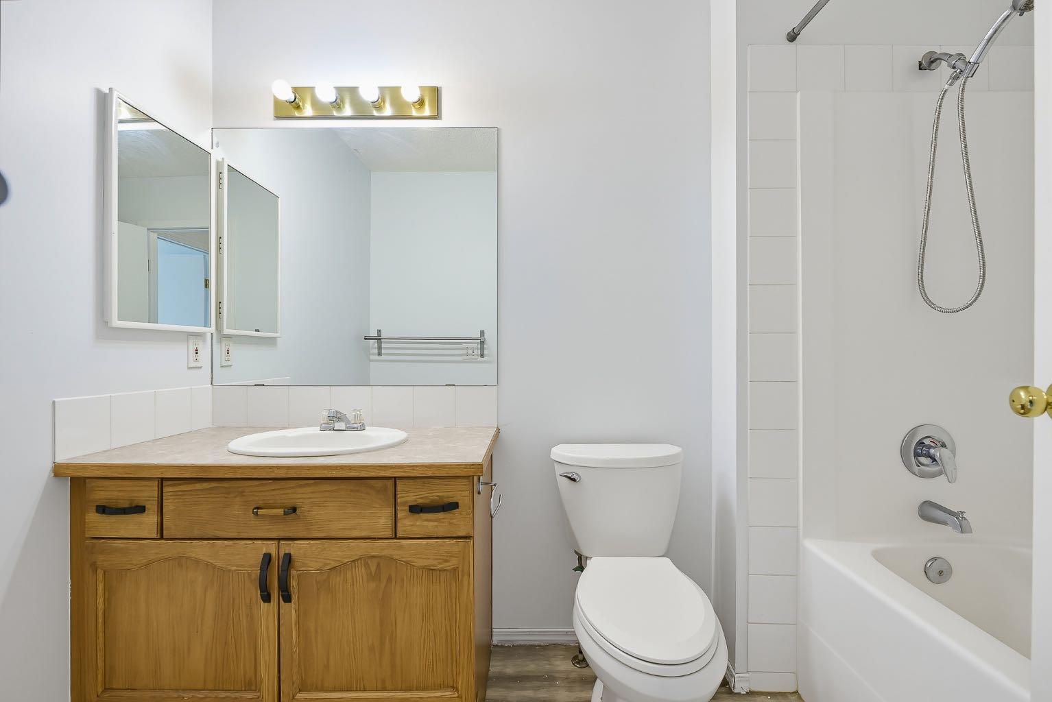 15 Coventry Link NE