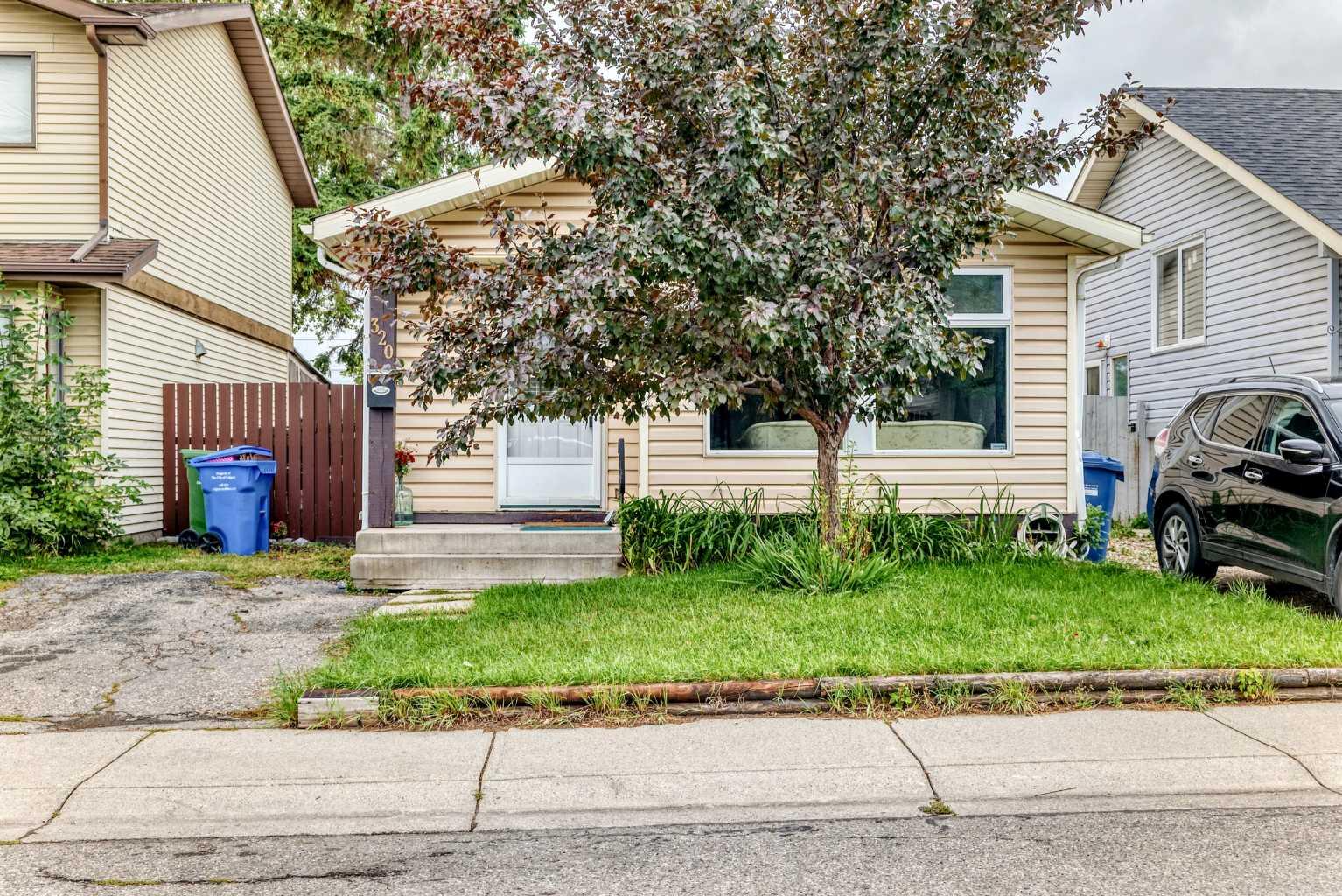 320 Abinger Crescent NE