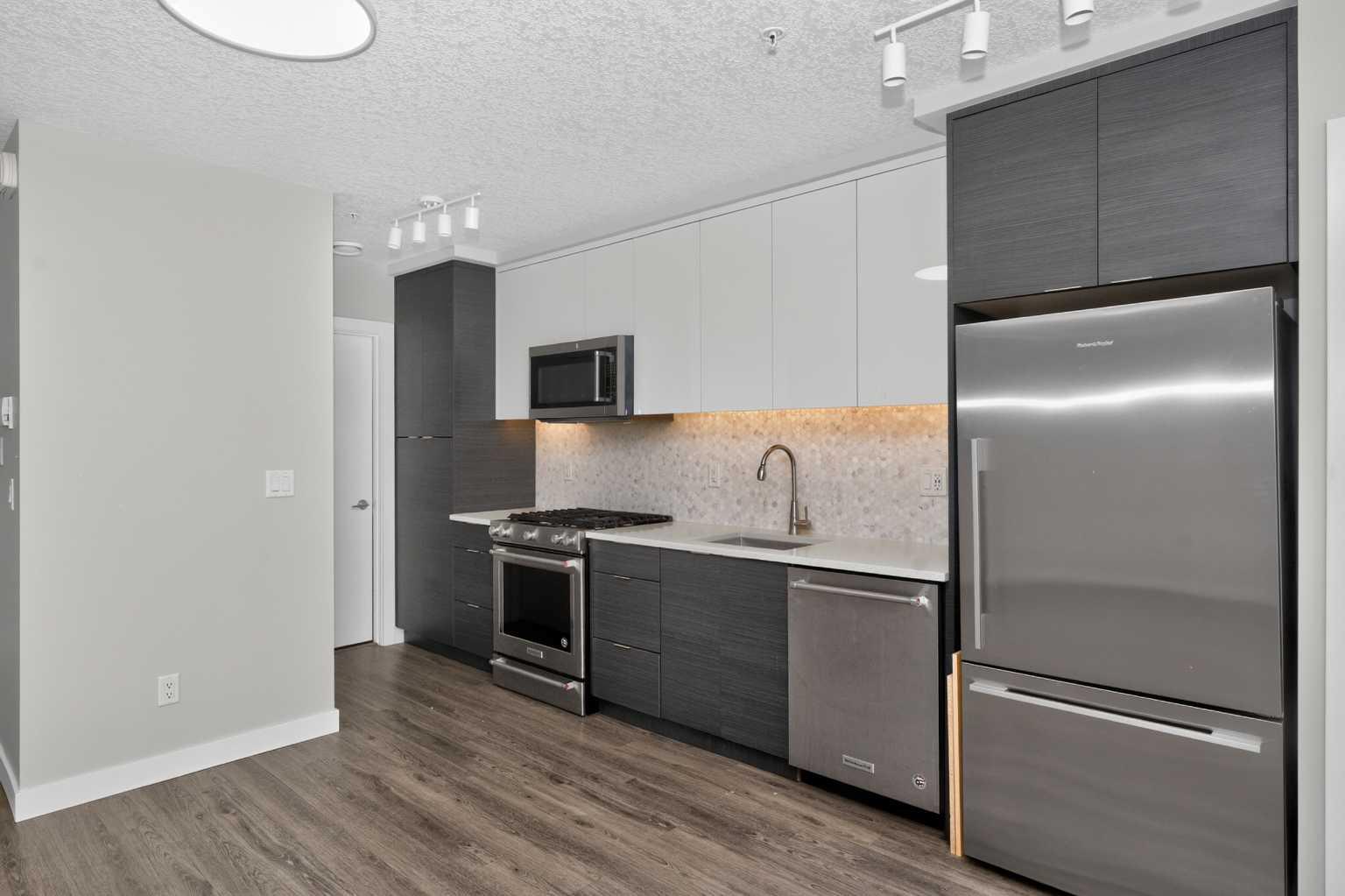 2102, 95 Burma Star Road SW