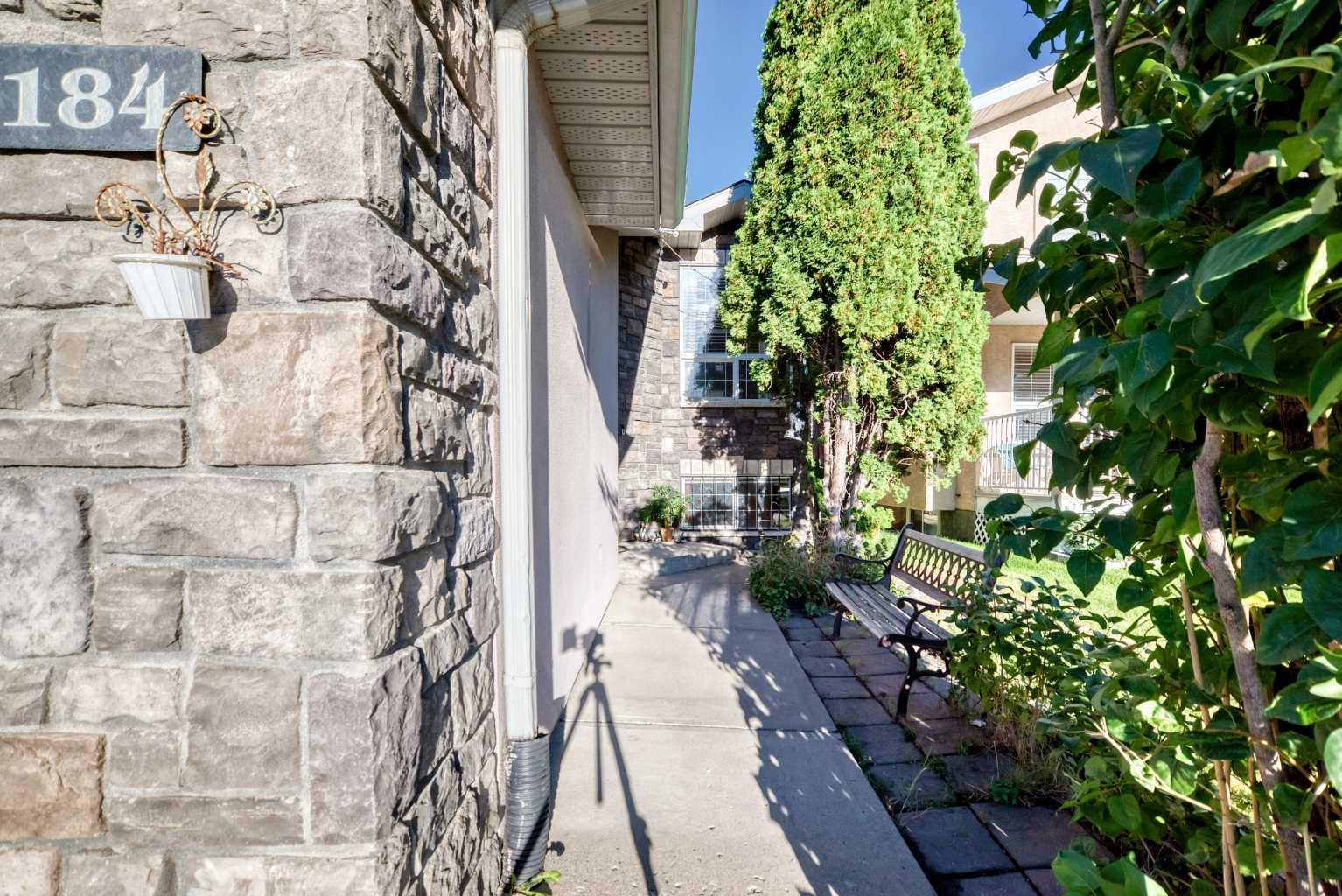 184 Douglas Ridge Green SE
