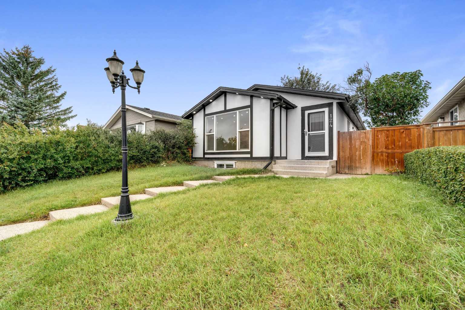 124 Castlebrook Road NE