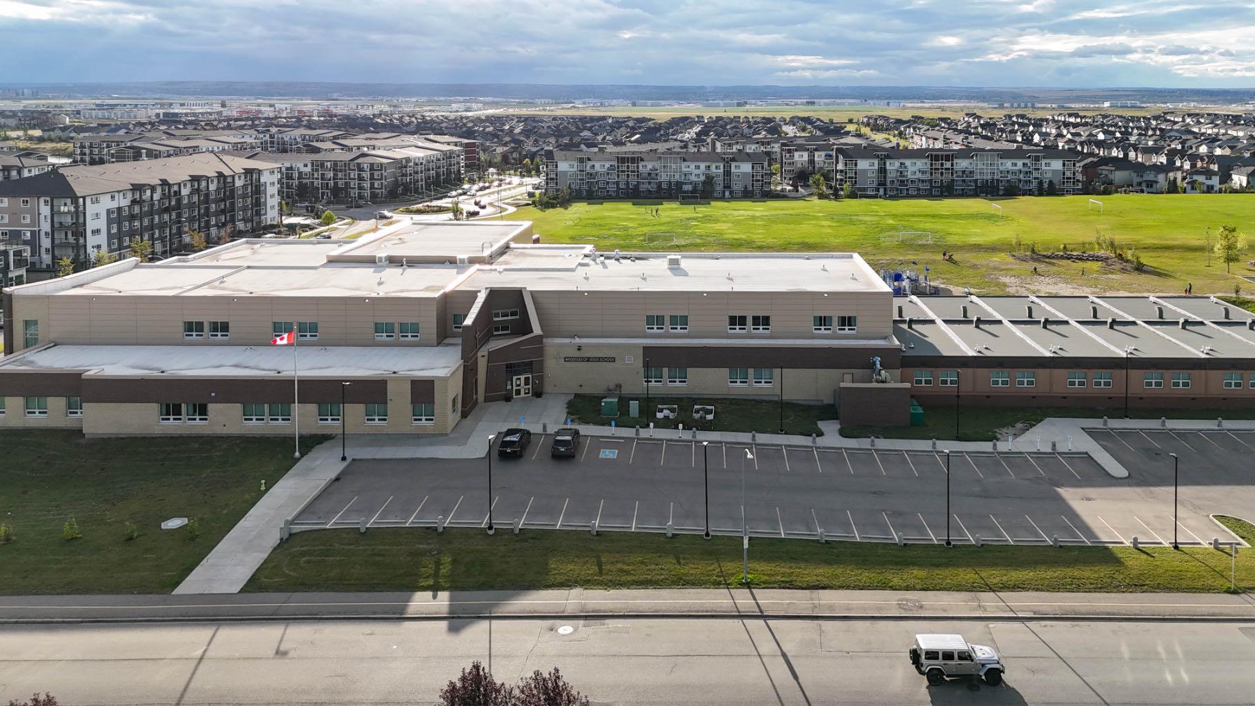 48 Skyview Point Terrace NE