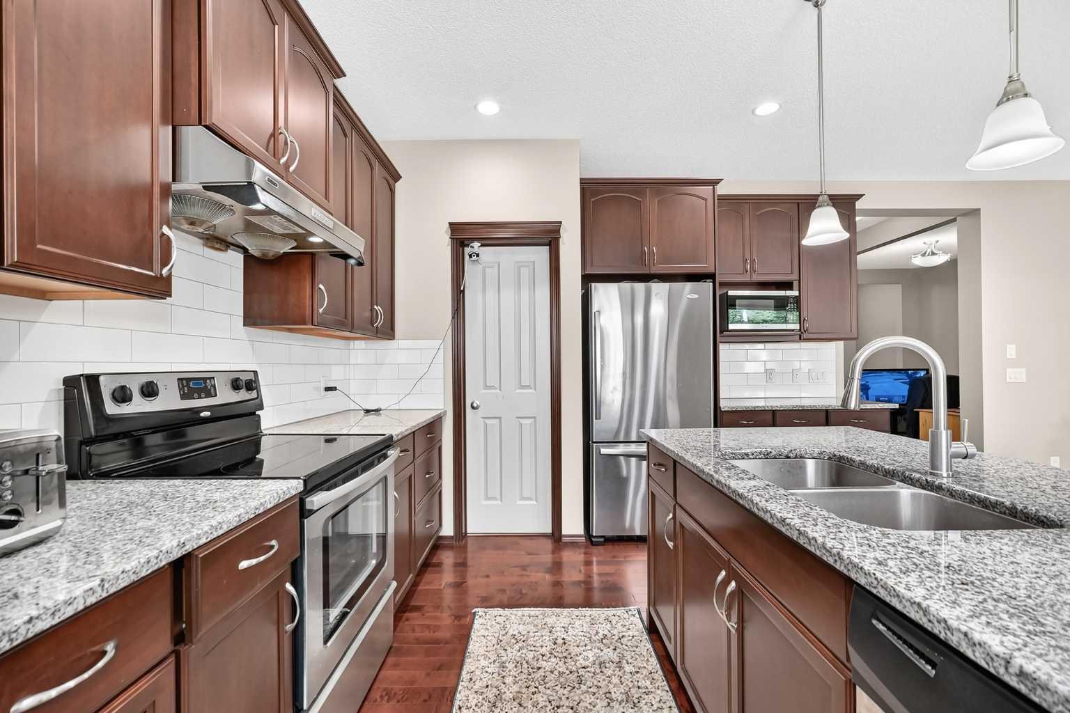 36 Auburn Bay Avenue SE