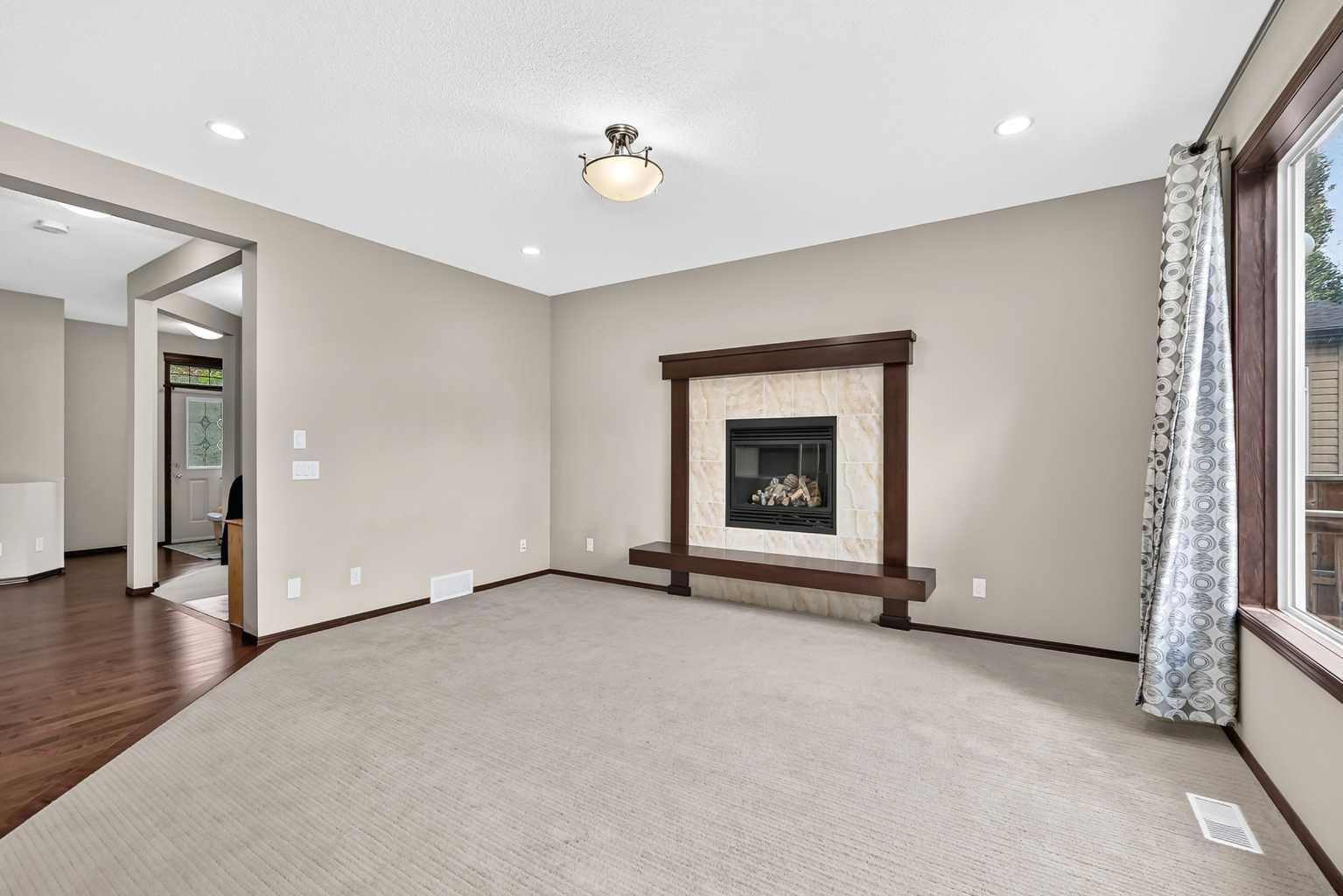 36 Auburn Bay Avenue SE