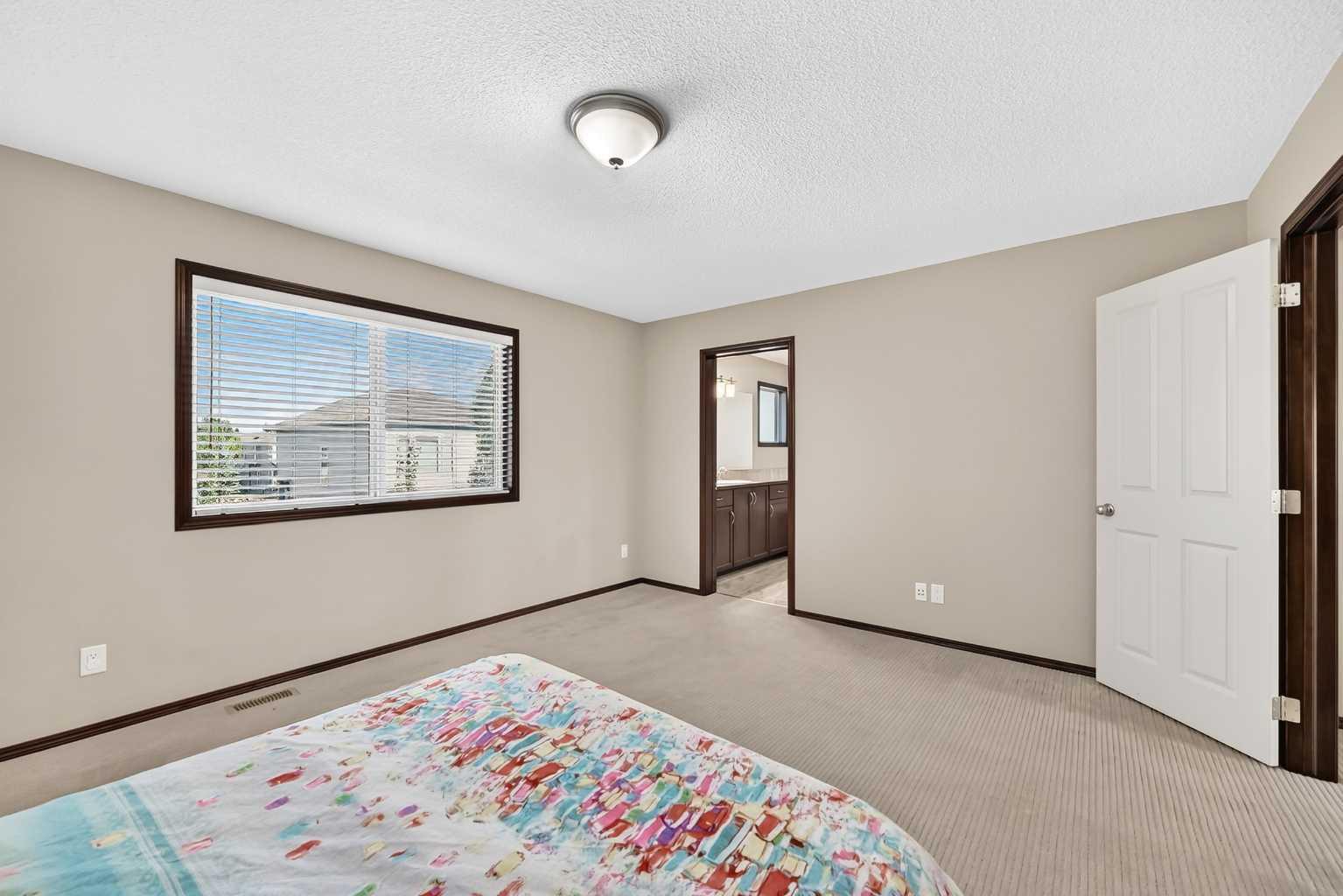 36 Auburn Bay Avenue SE