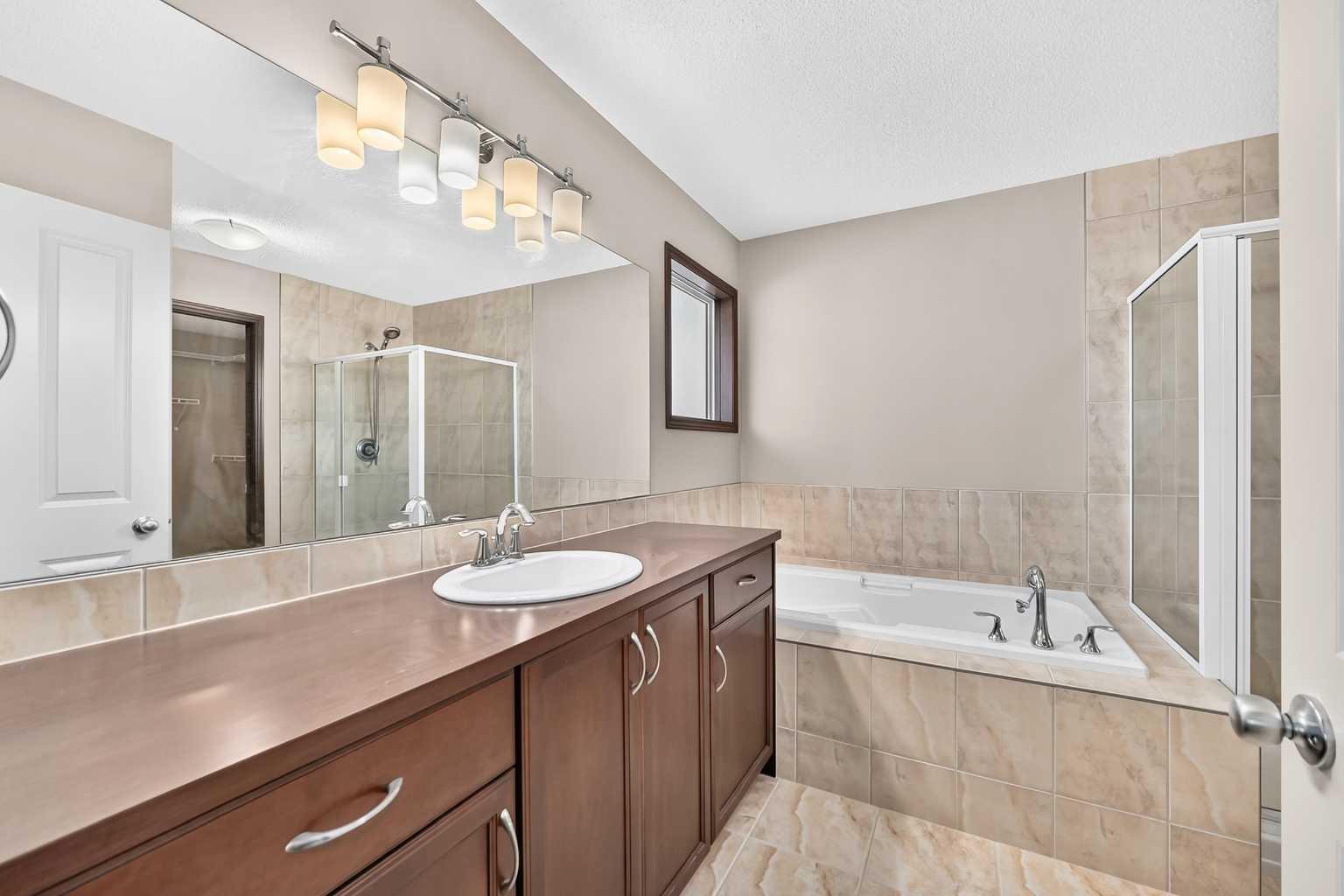 36 Auburn Bay Avenue SE
