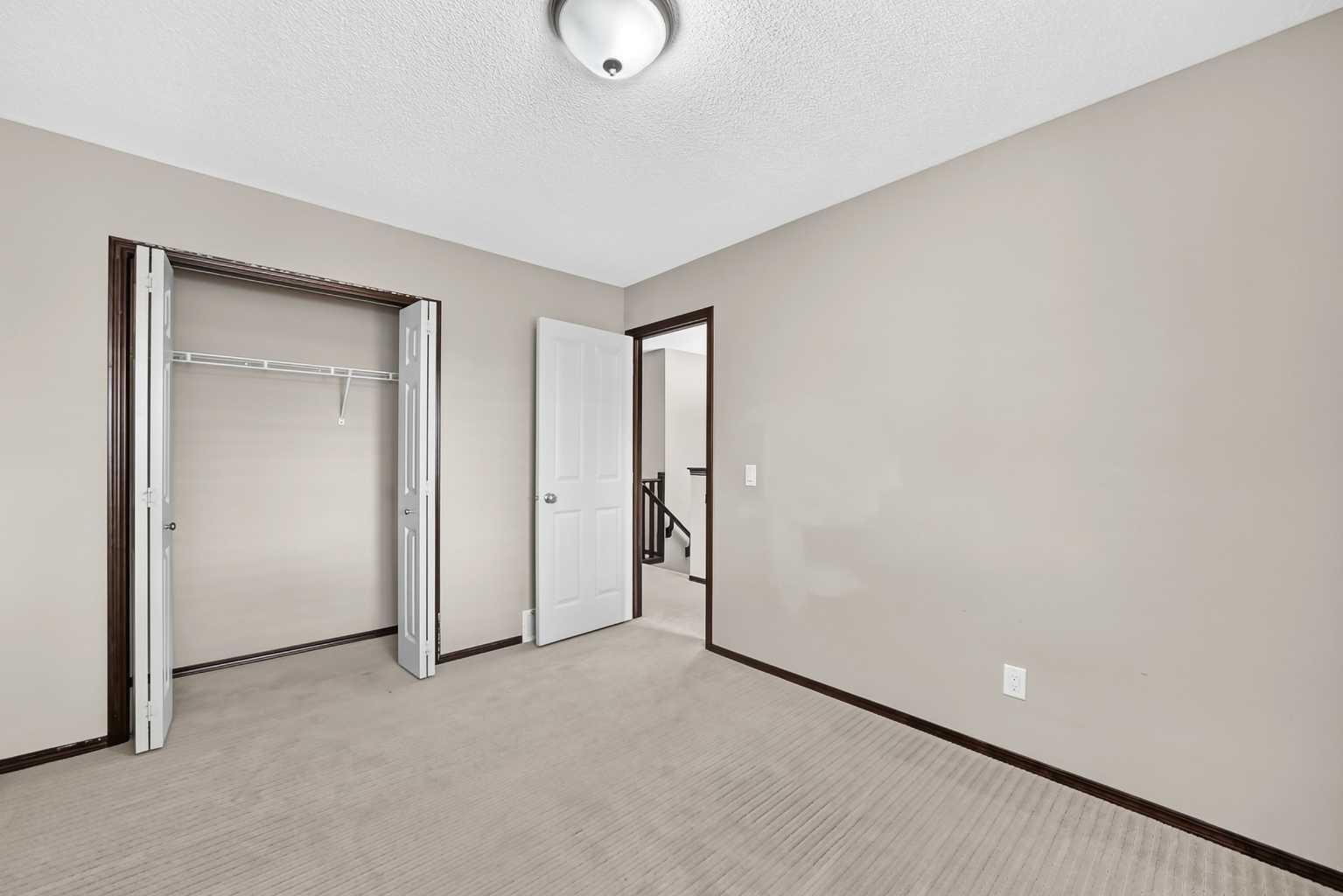 36 Auburn Bay Avenue SE