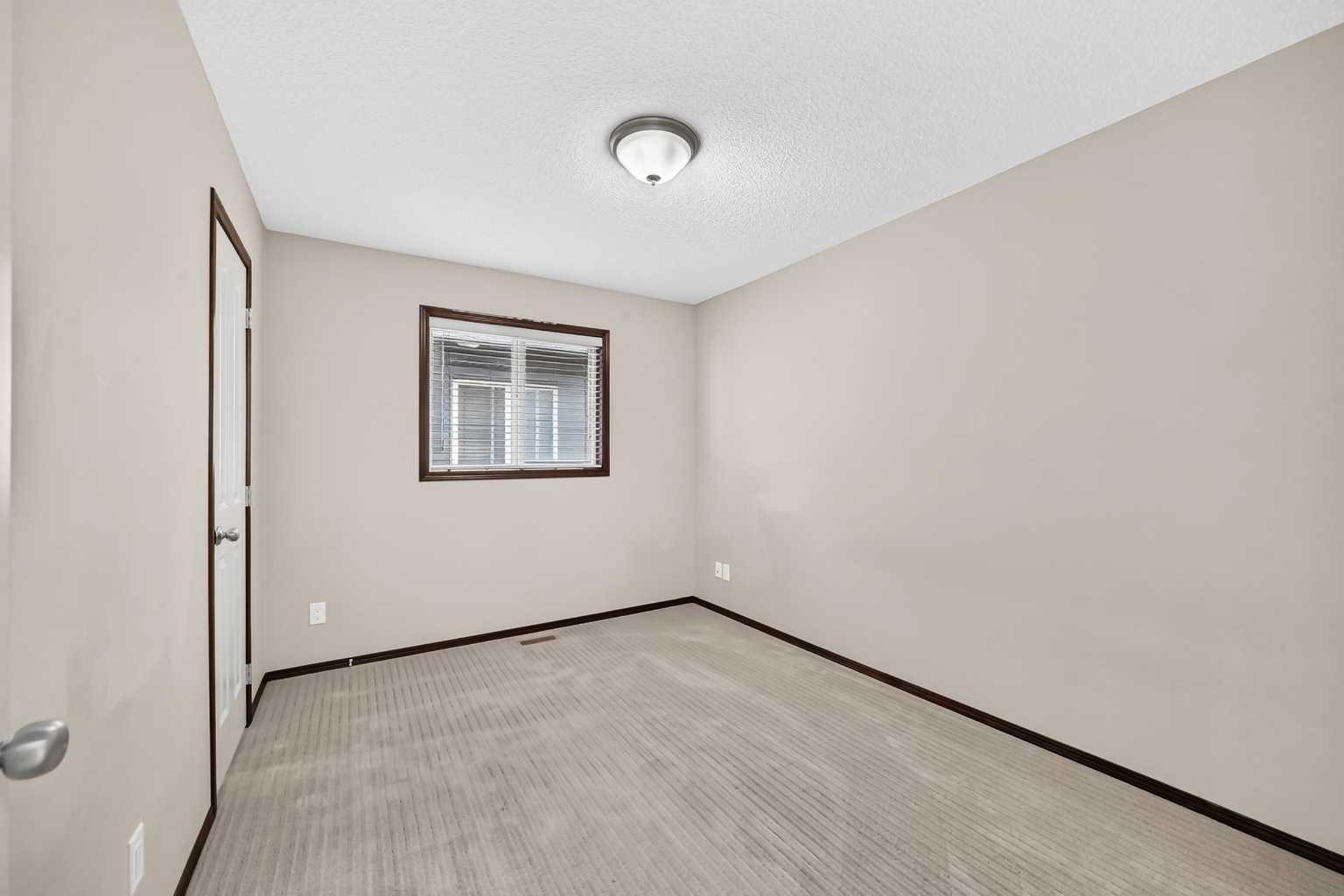 36 Auburn Bay Avenue SE
