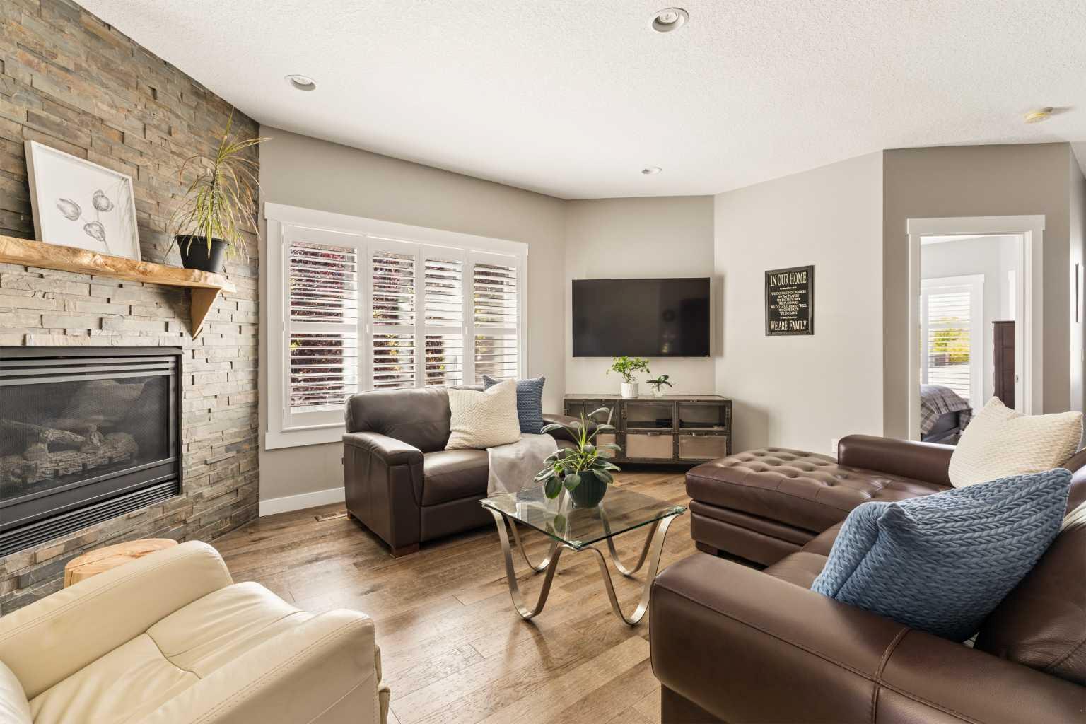 246 Woodpark Green SW