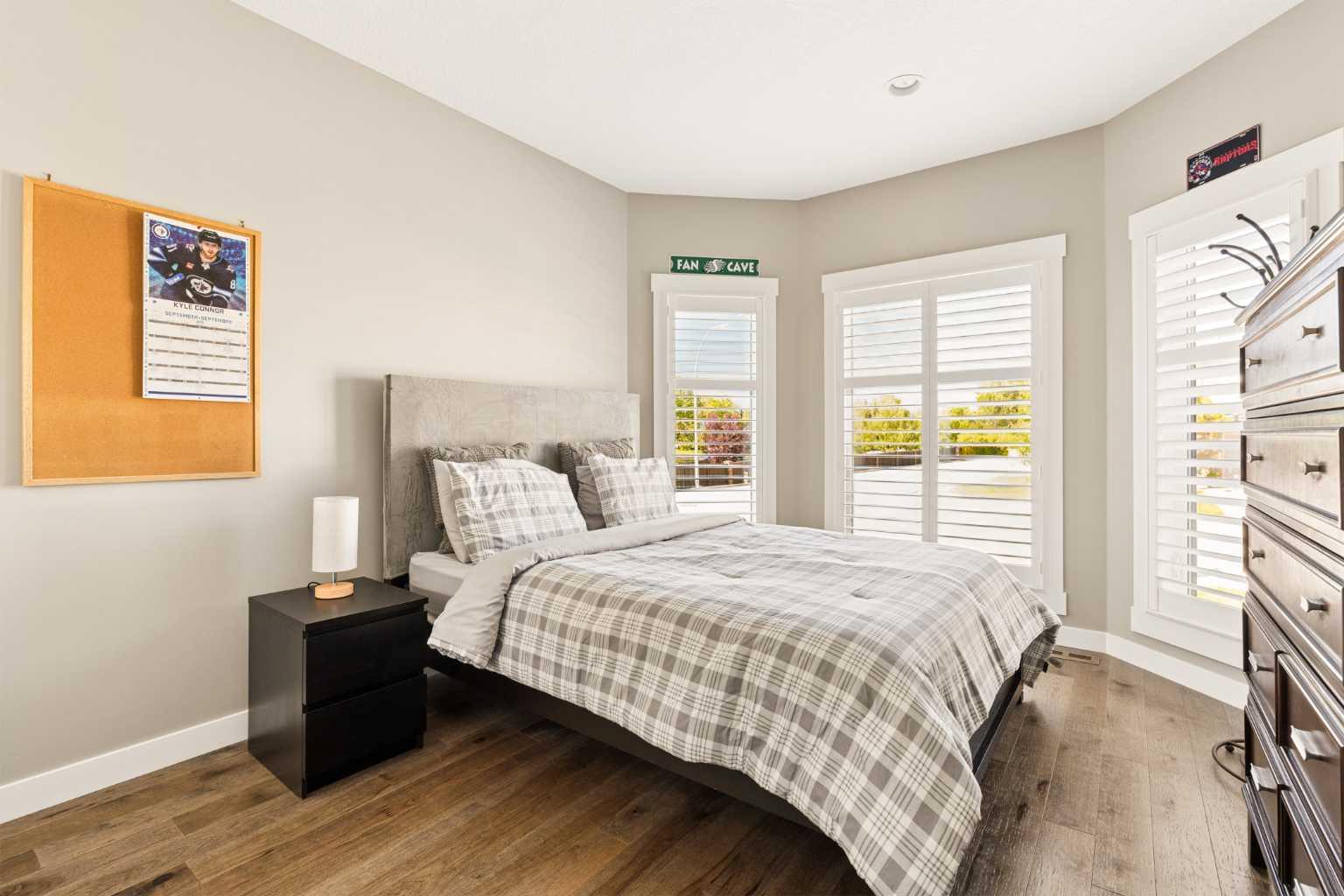 246 Woodpark Green SW