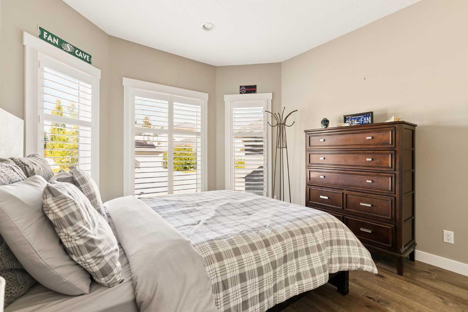 246 Woodpark Green SW