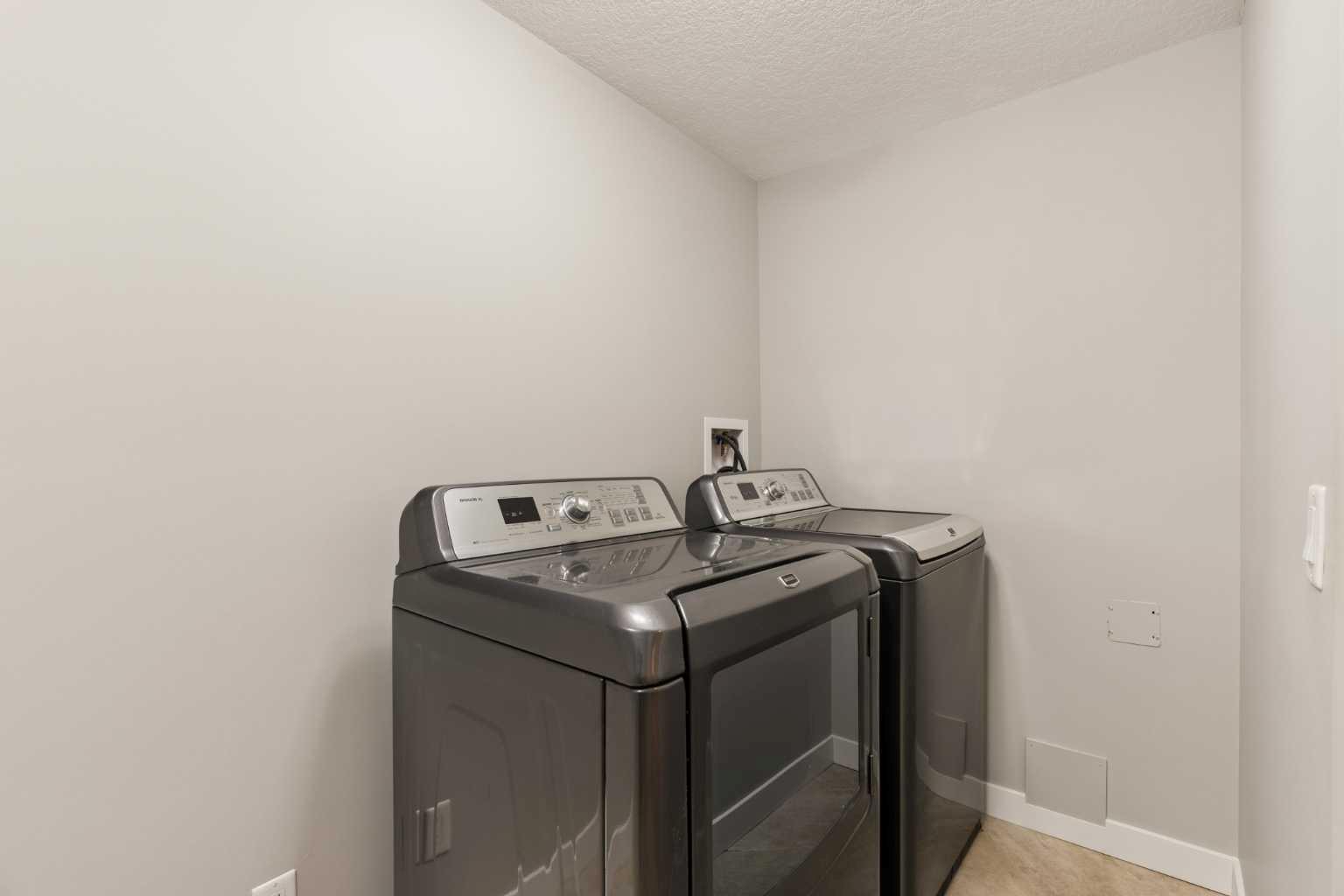 246 Woodpark Green SW