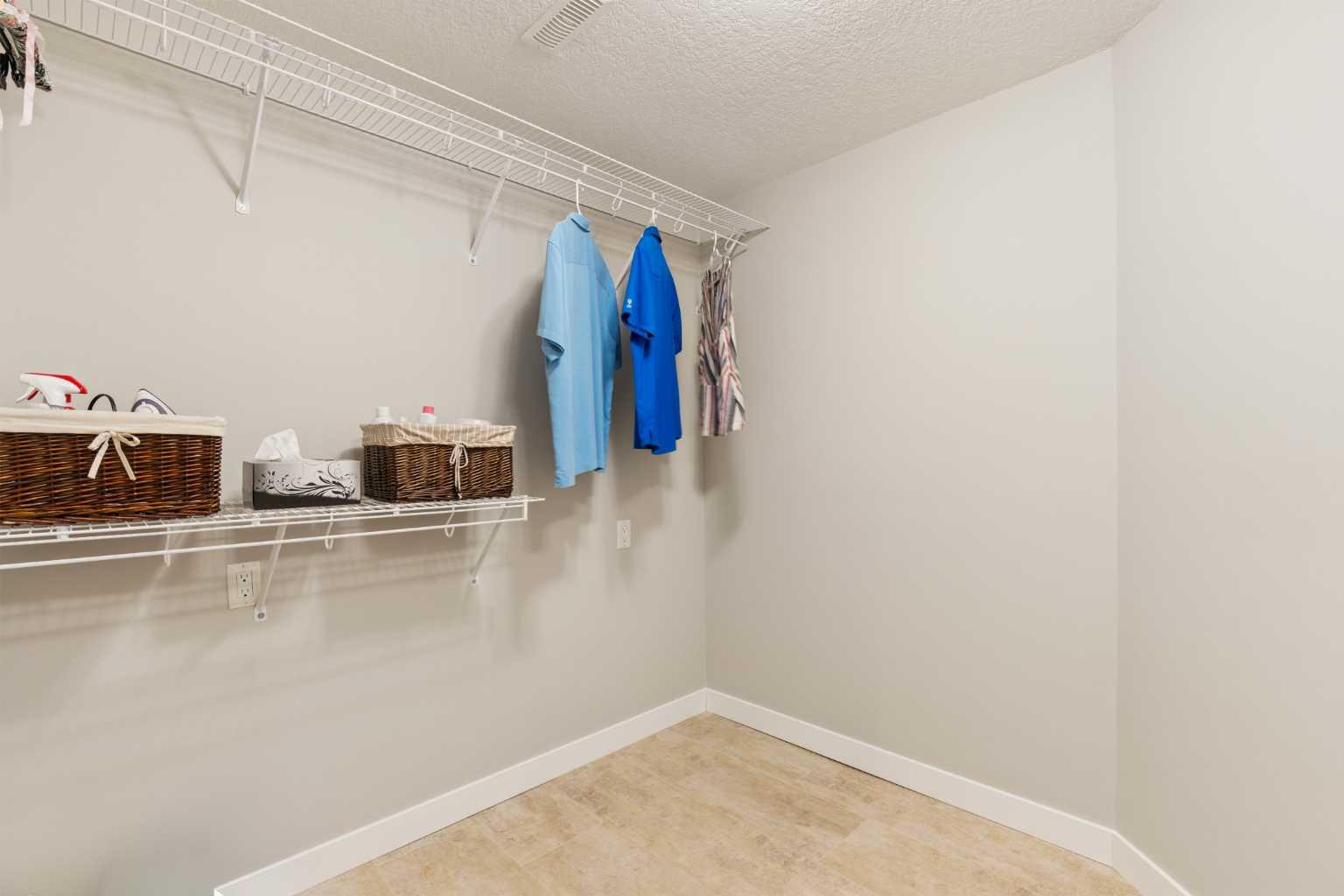 246 Woodpark Green SW