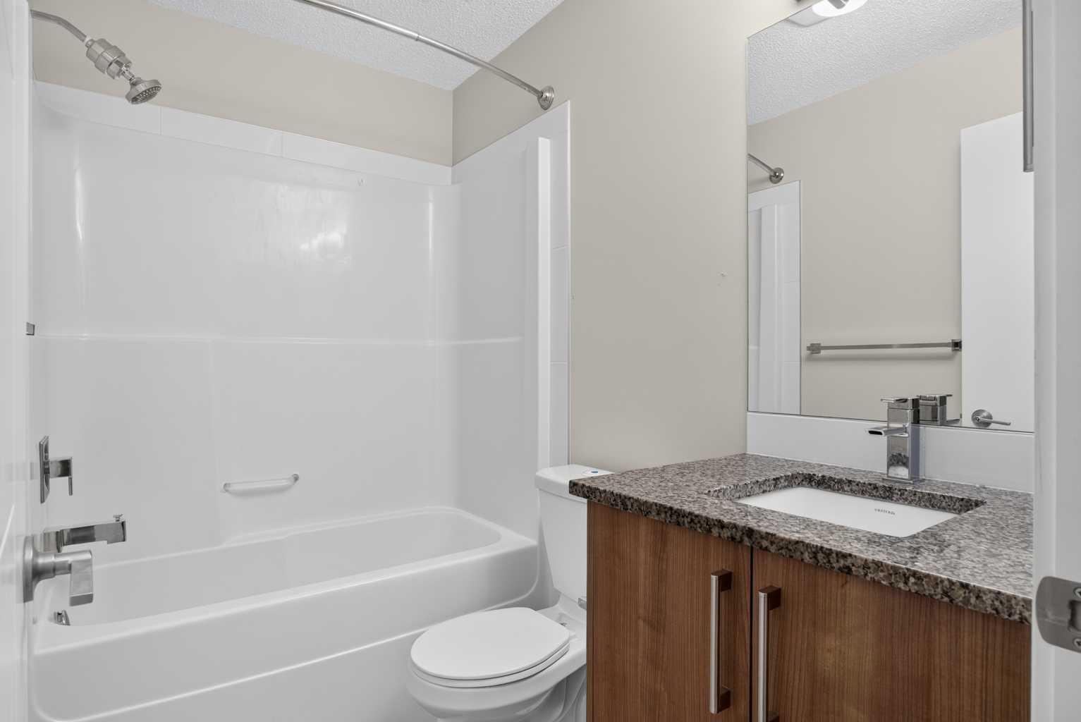 7, 4 Sage Hill Terrace NW