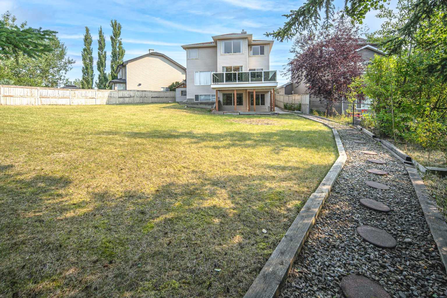 66 Royal Oak Grove NW