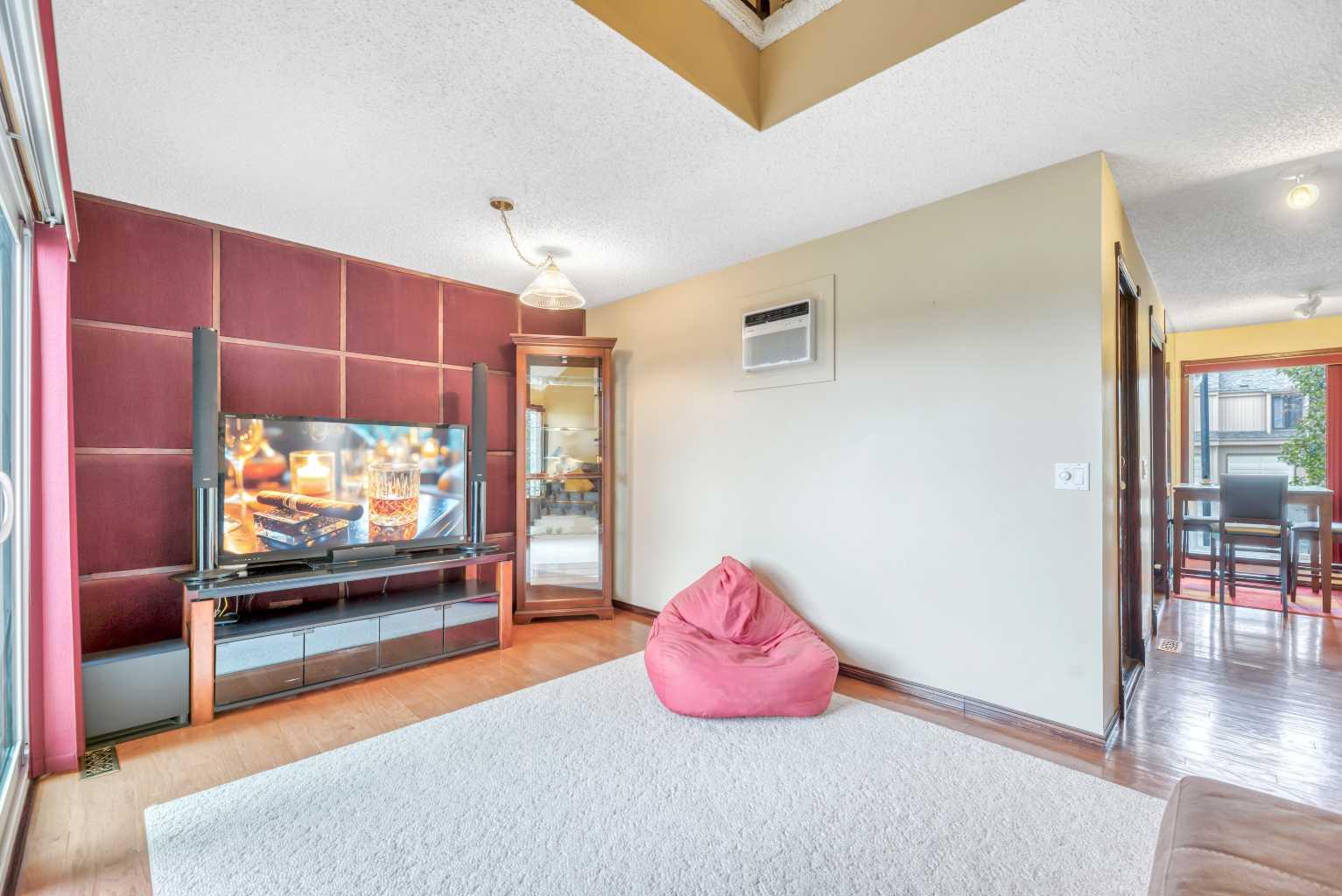 65, 70 Beacham Way NW