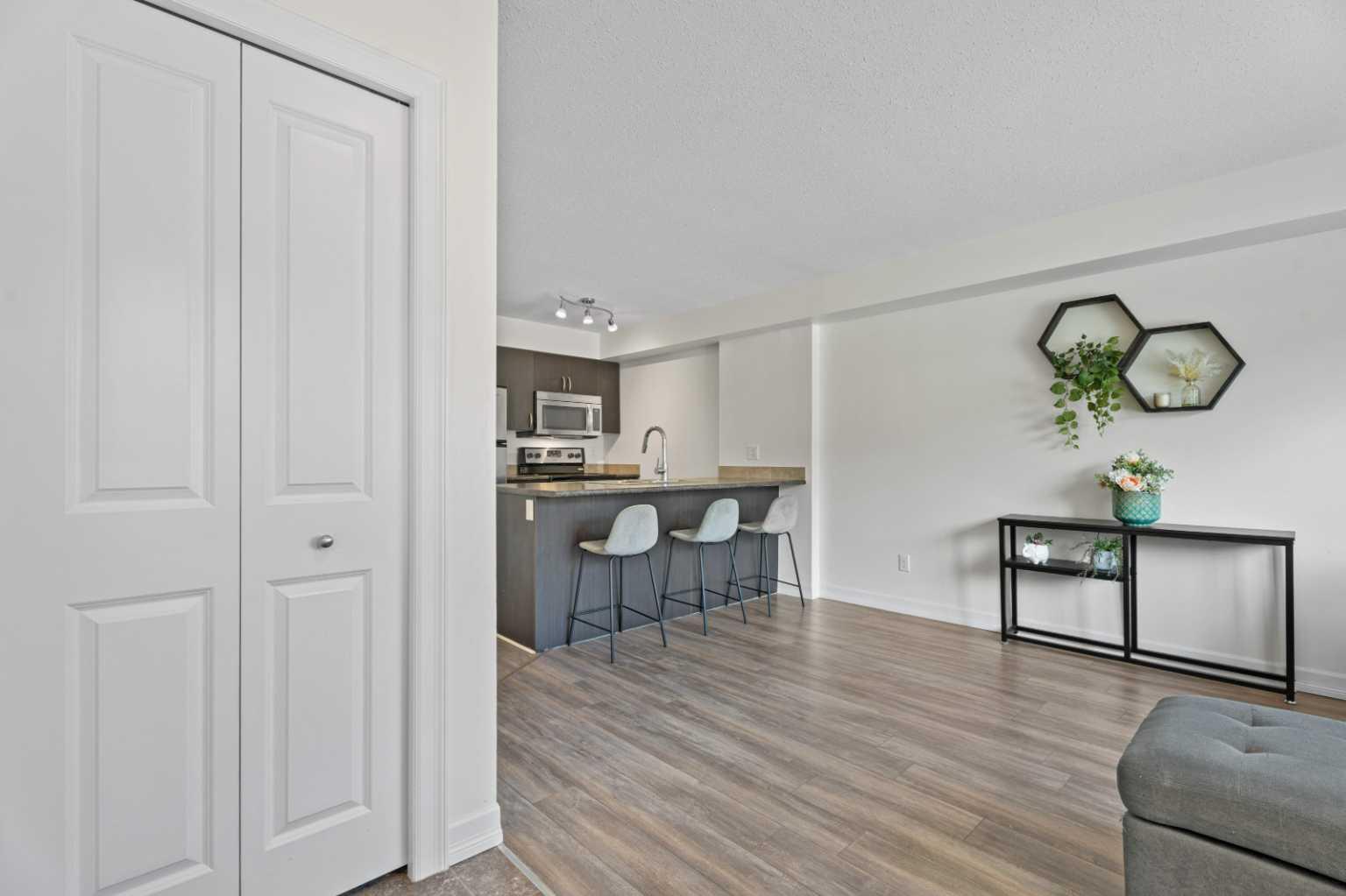 410, 121 Copperpond Common SE