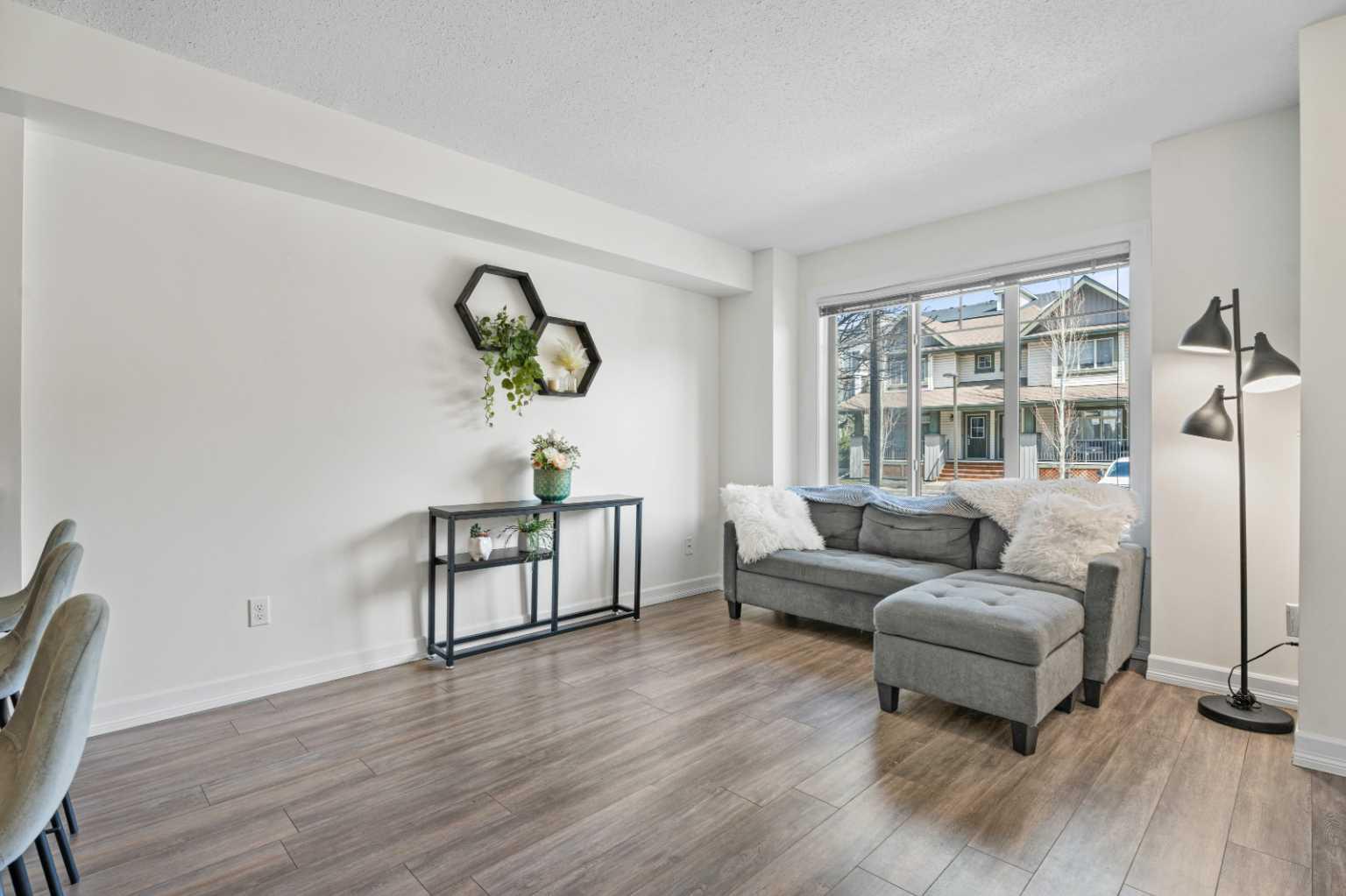 410, 121 Copperpond Common SE