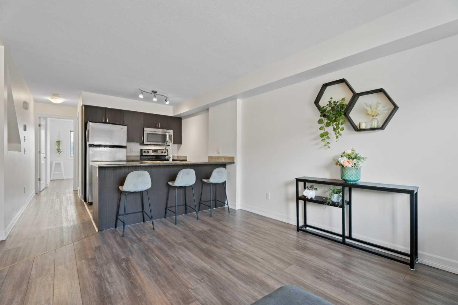 410, 121 Copperpond Common SE