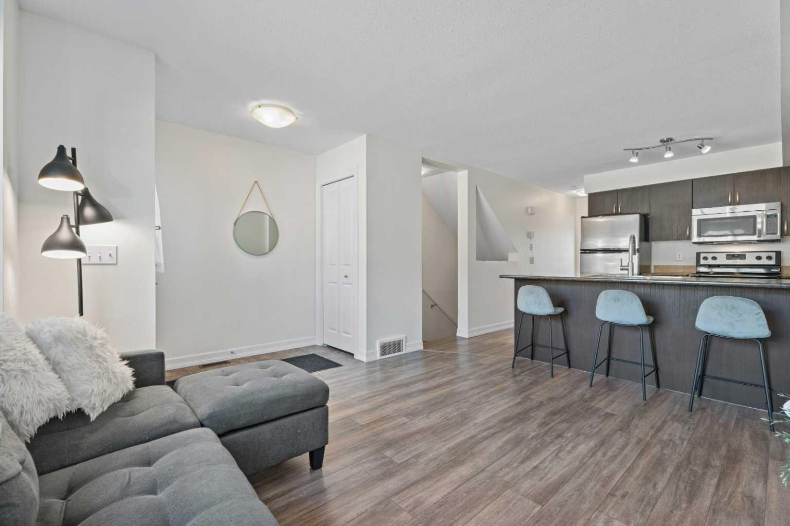 410, 121 Copperpond Common SE