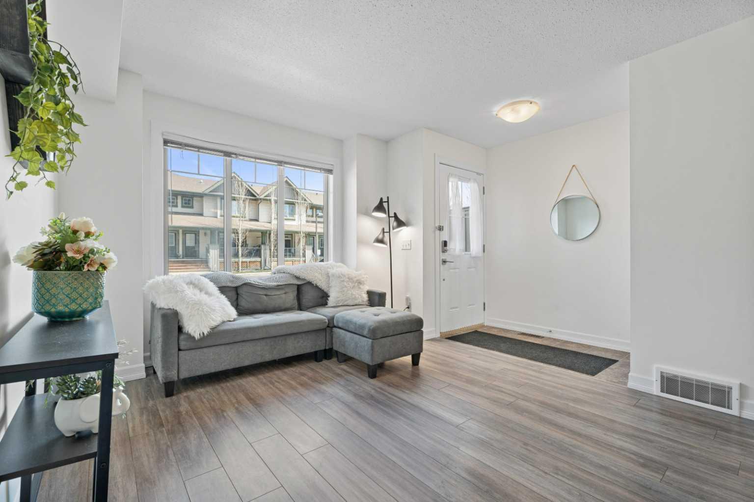 410, 121 Copperpond Common SE