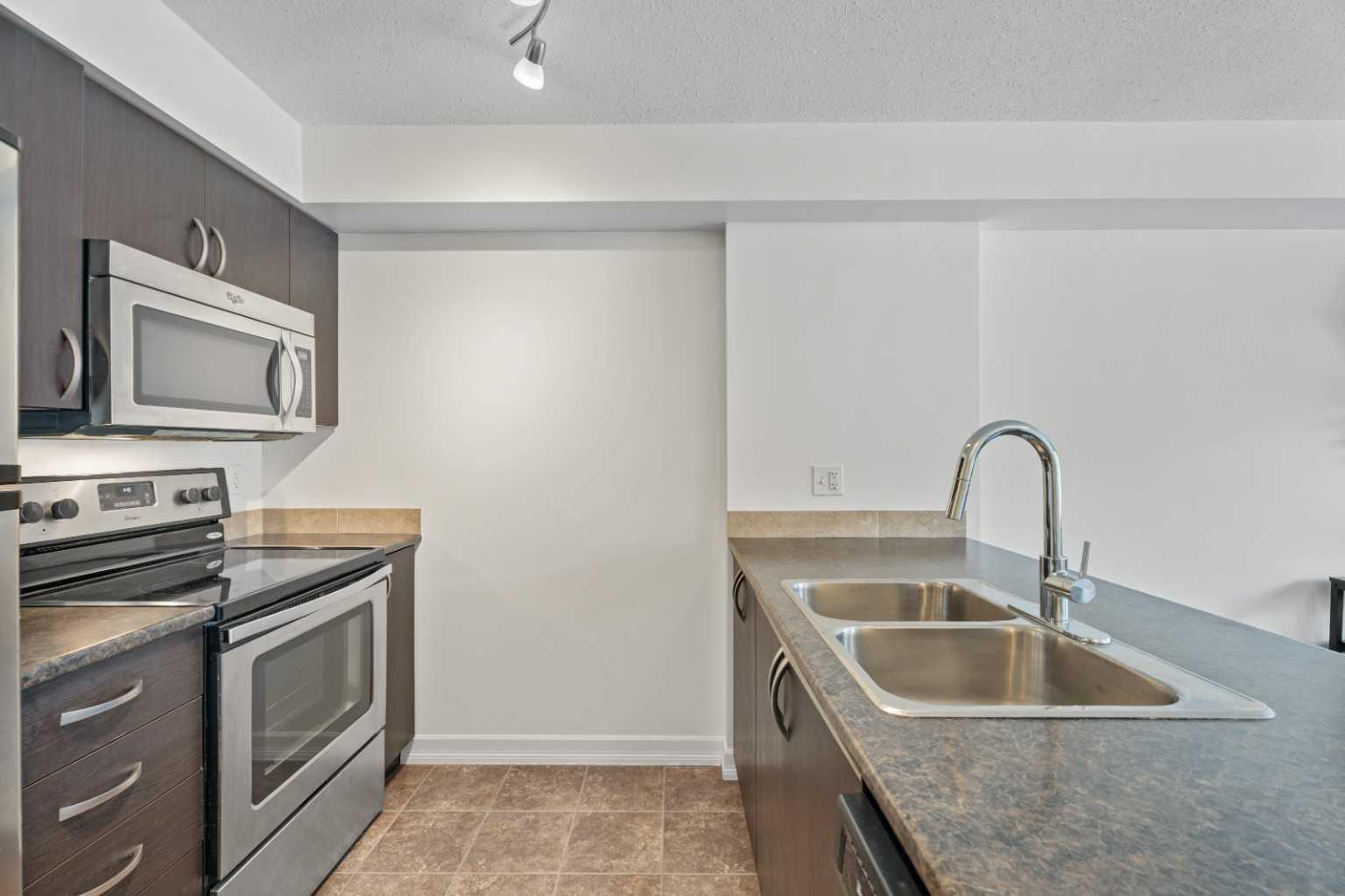 410, 121 Copperpond Common SE