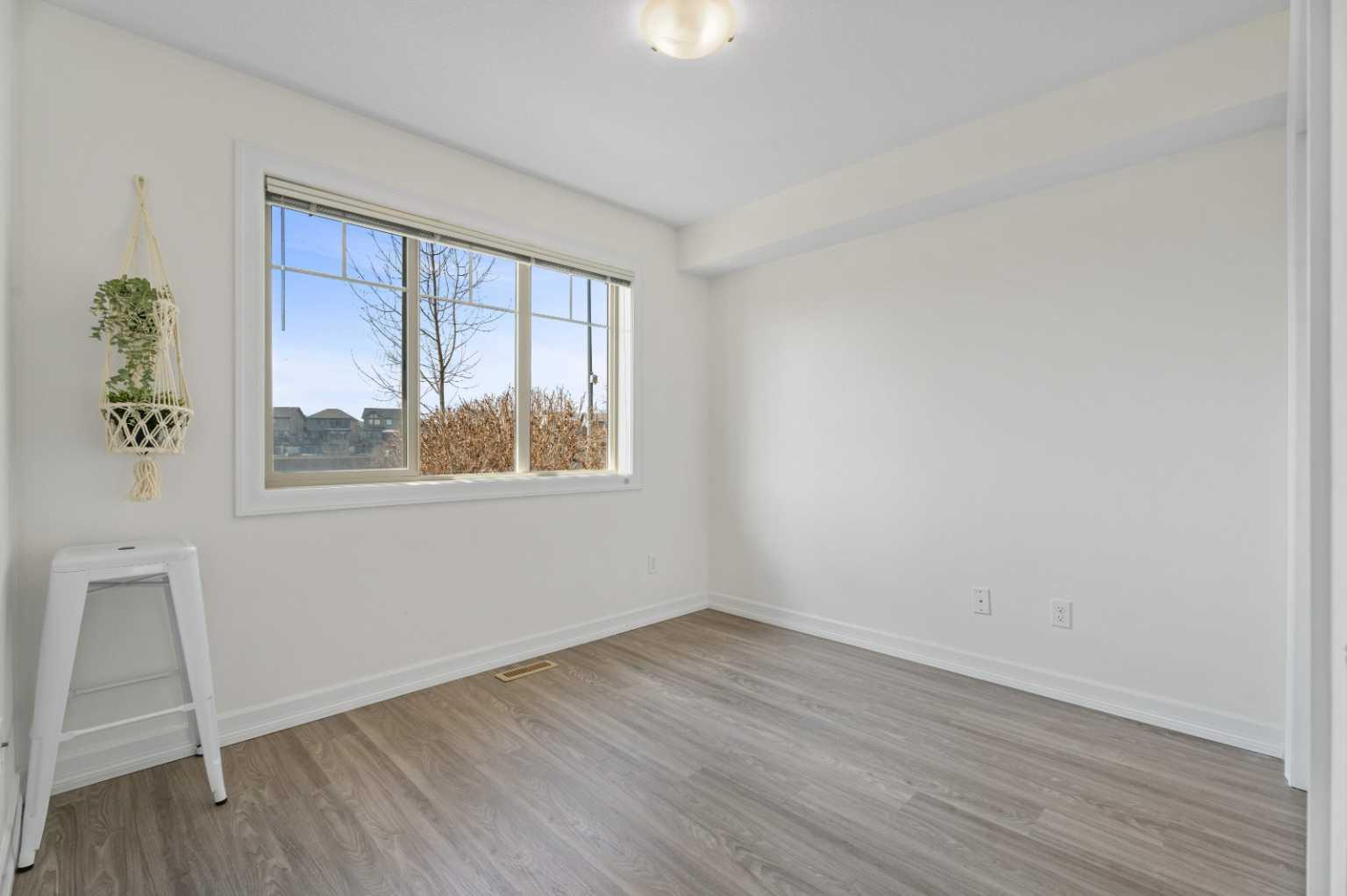 410, 121 Copperpond Common SE