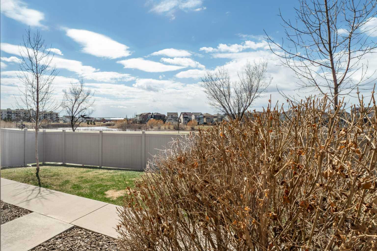 410, 121 Copperpond Common SE