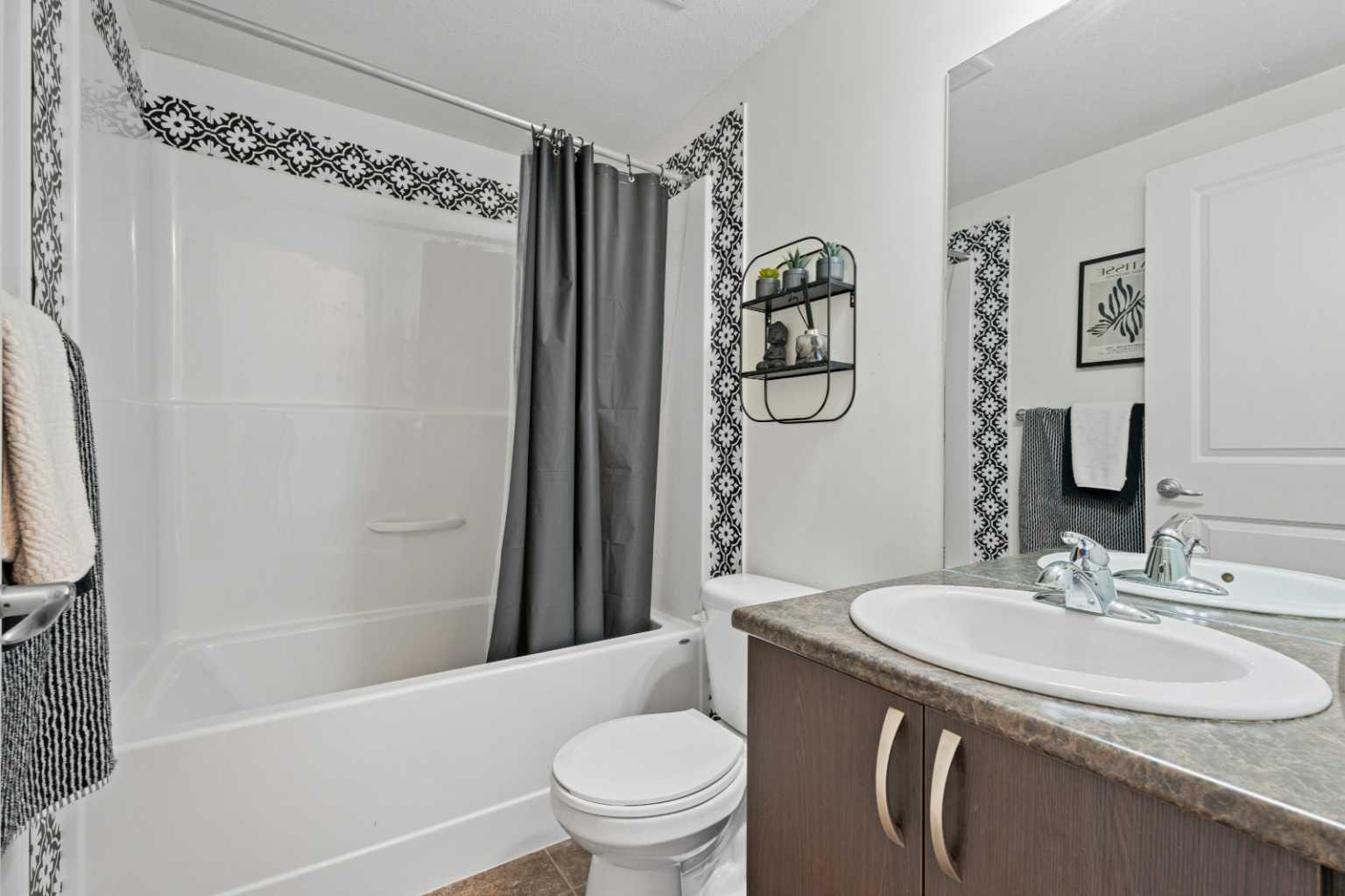 410, 121 Copperpond Common SE