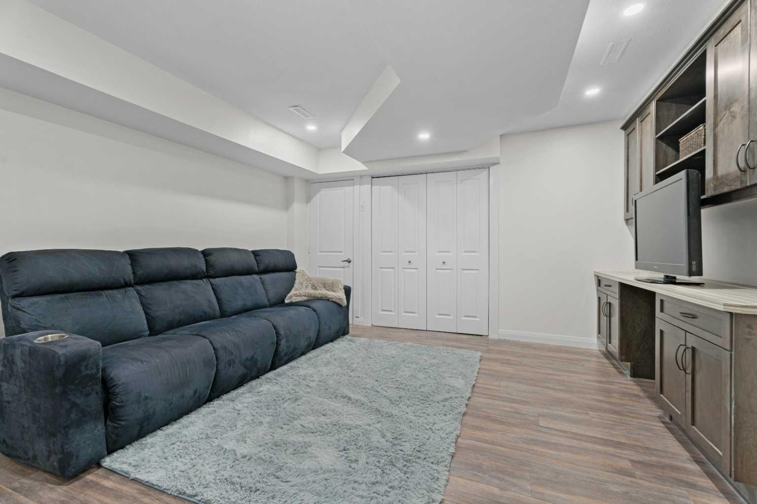 410, 121 Copperpond Common SE