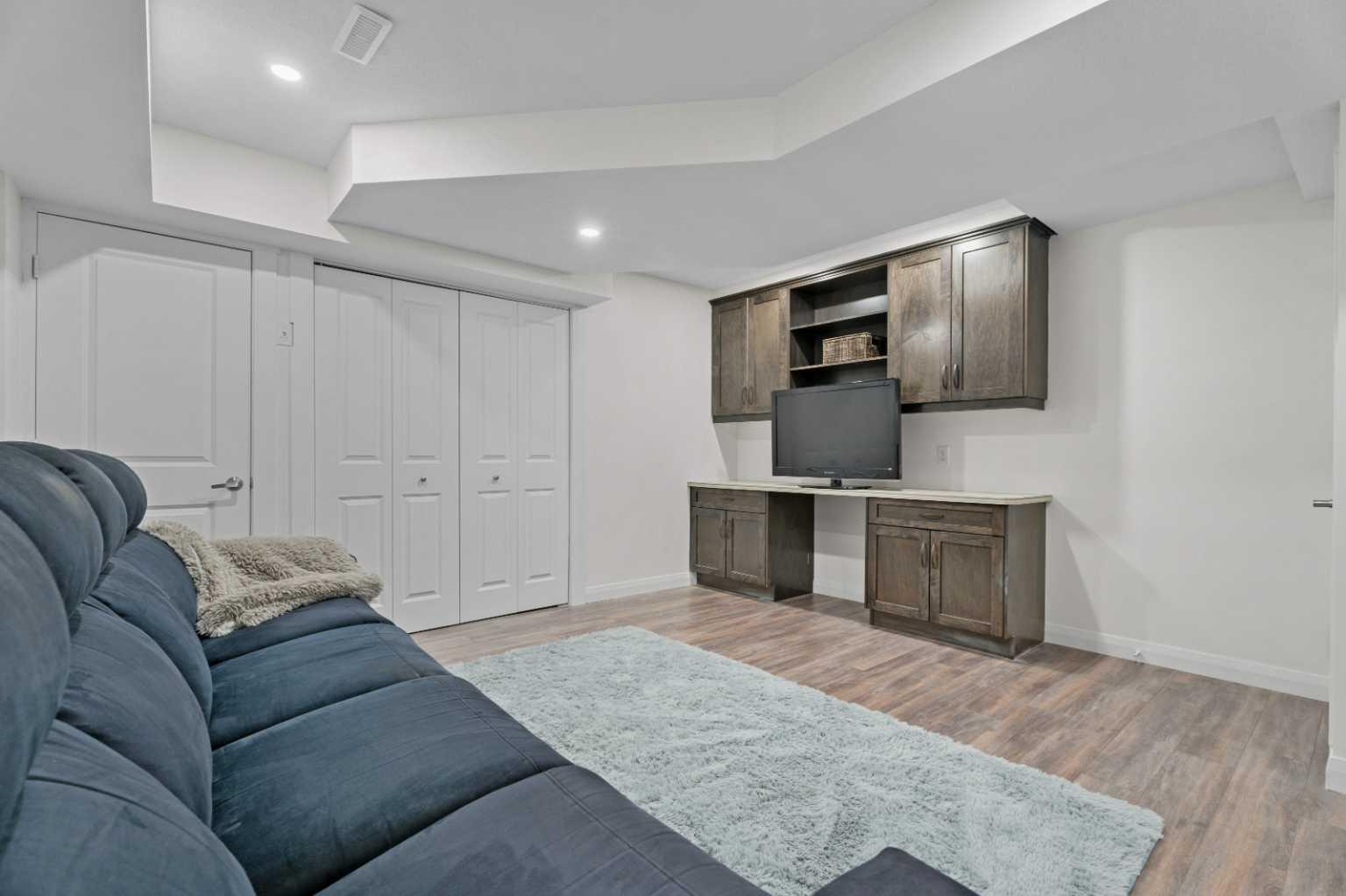 410, 121 Copperpond Common SE