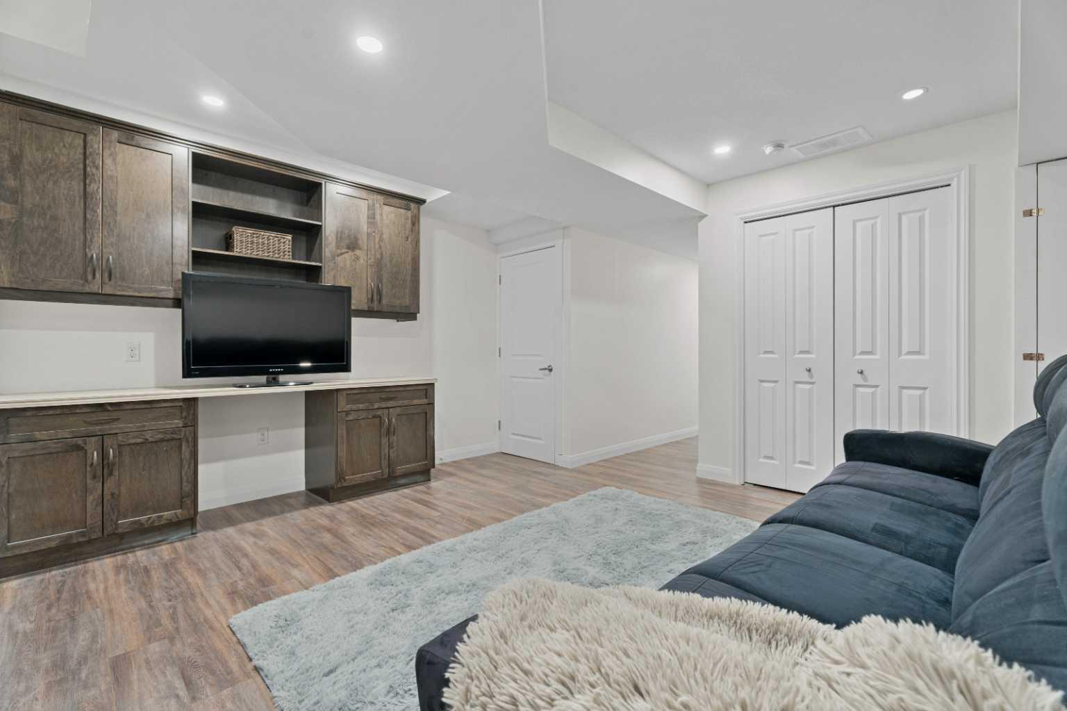 410, 121 Copperpond Common SE