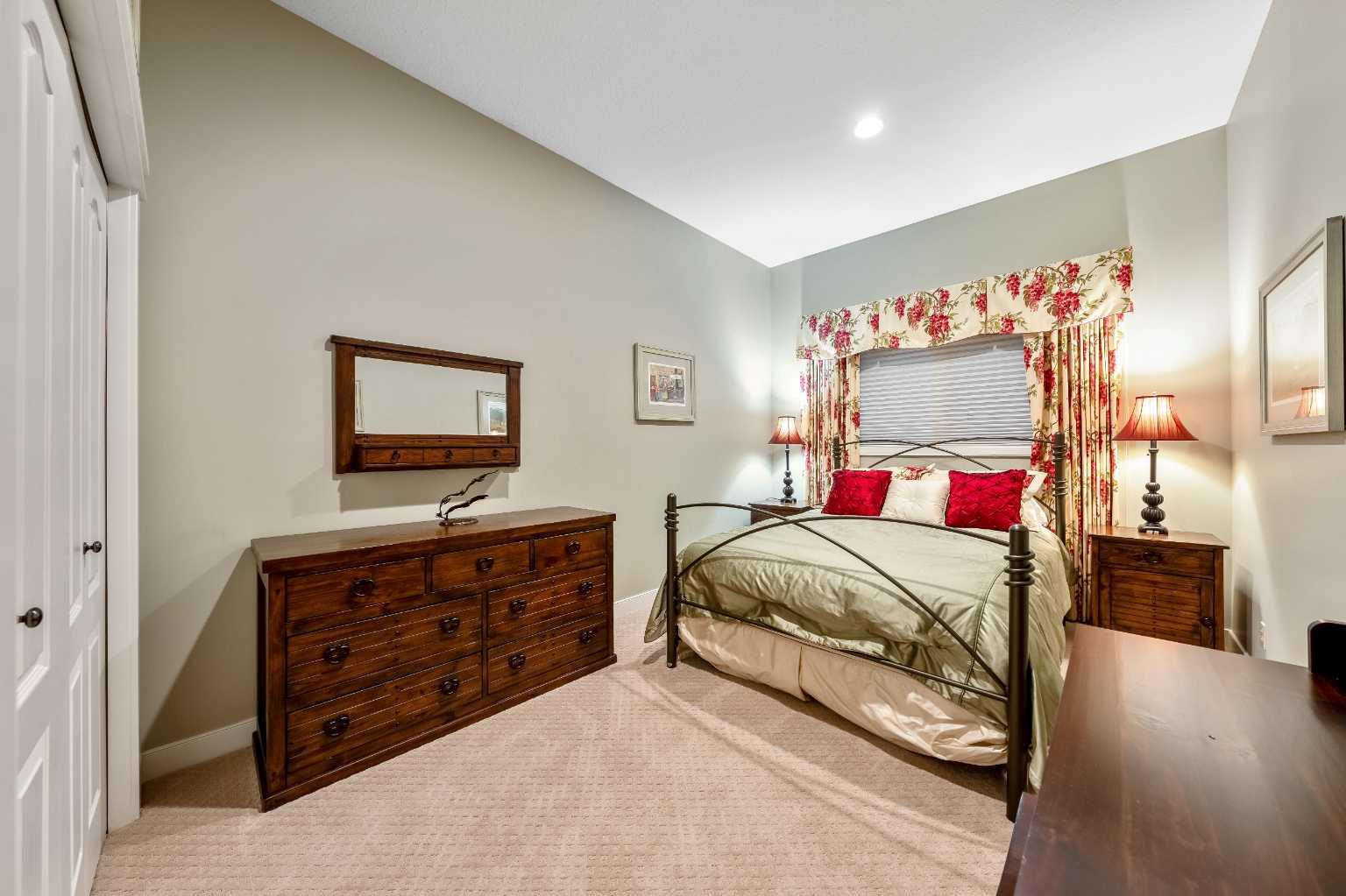 12 Patina Hill SW