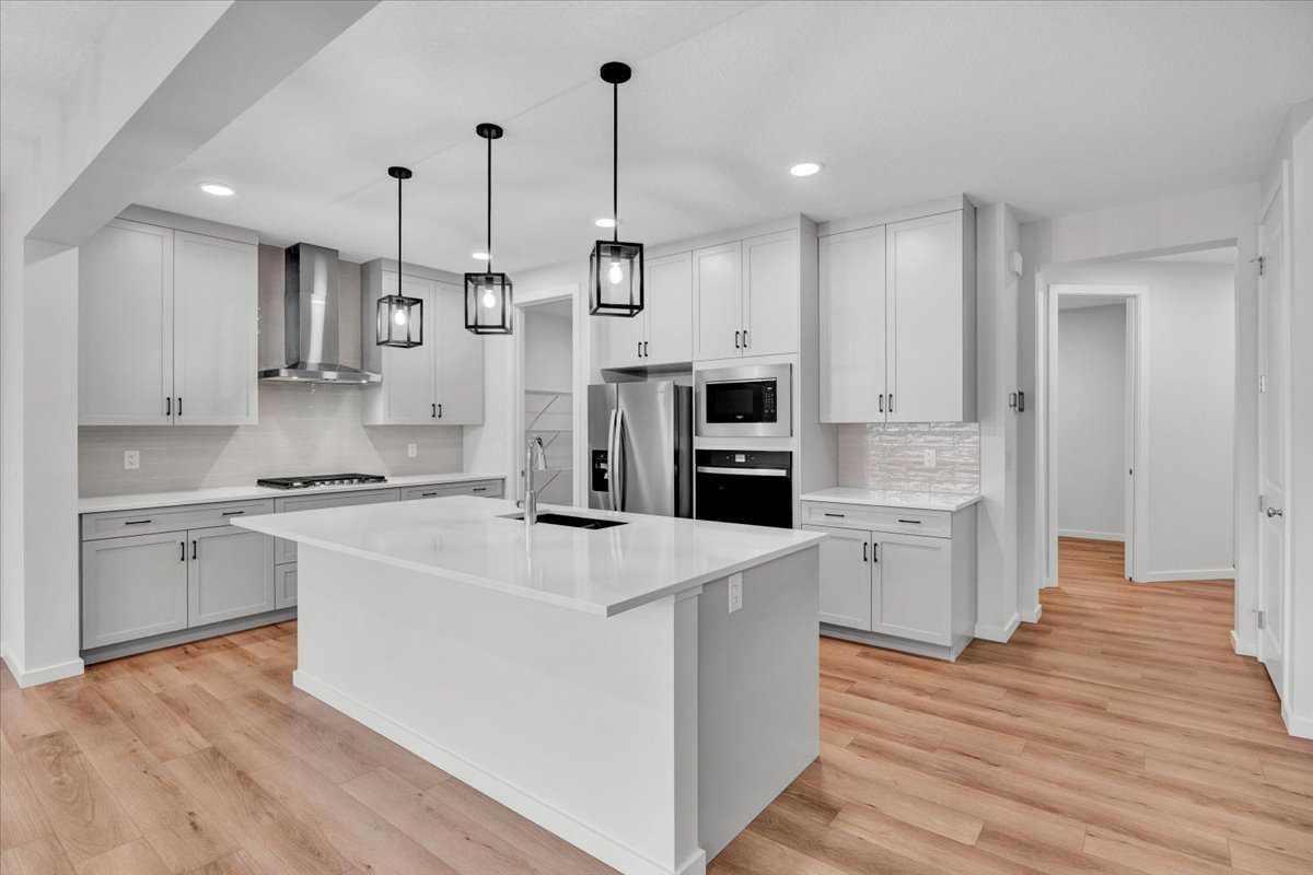 75 Versant Rise SW