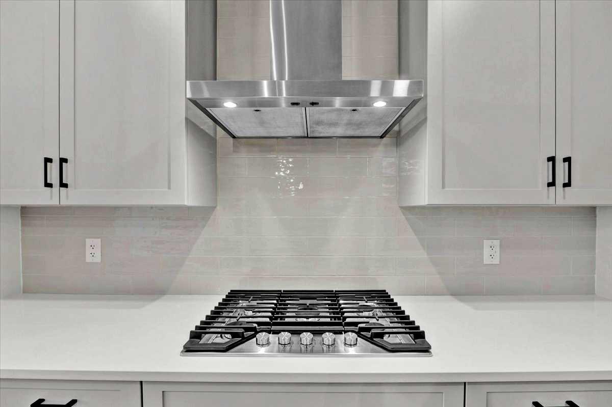 75 Versant Rise SW