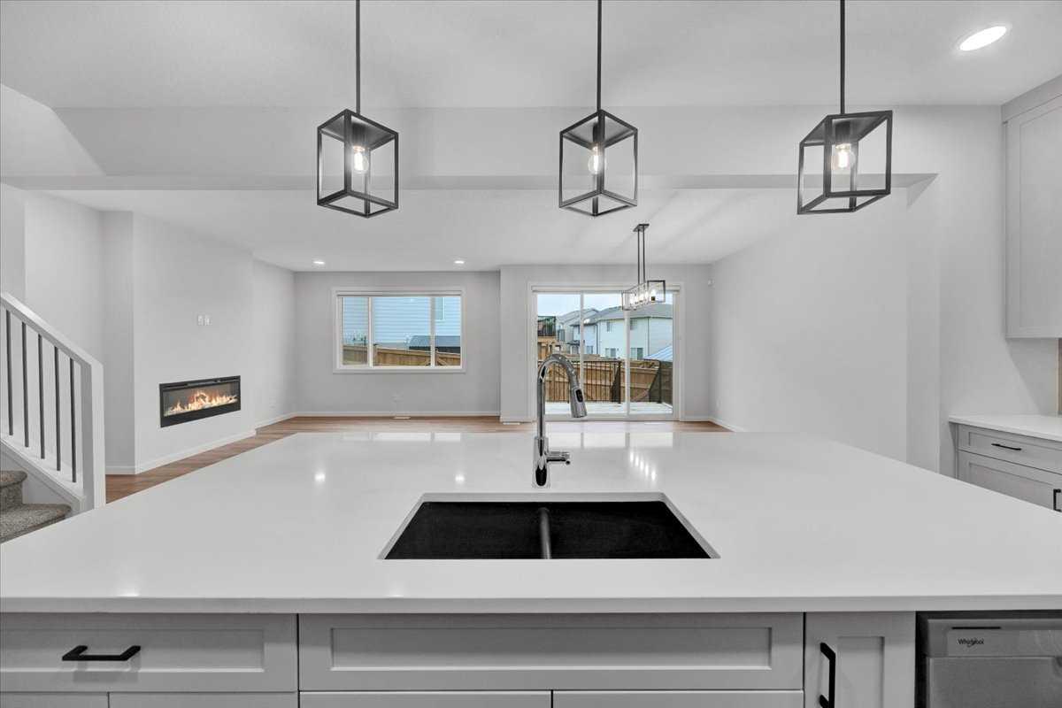 75 Versant Rise SW