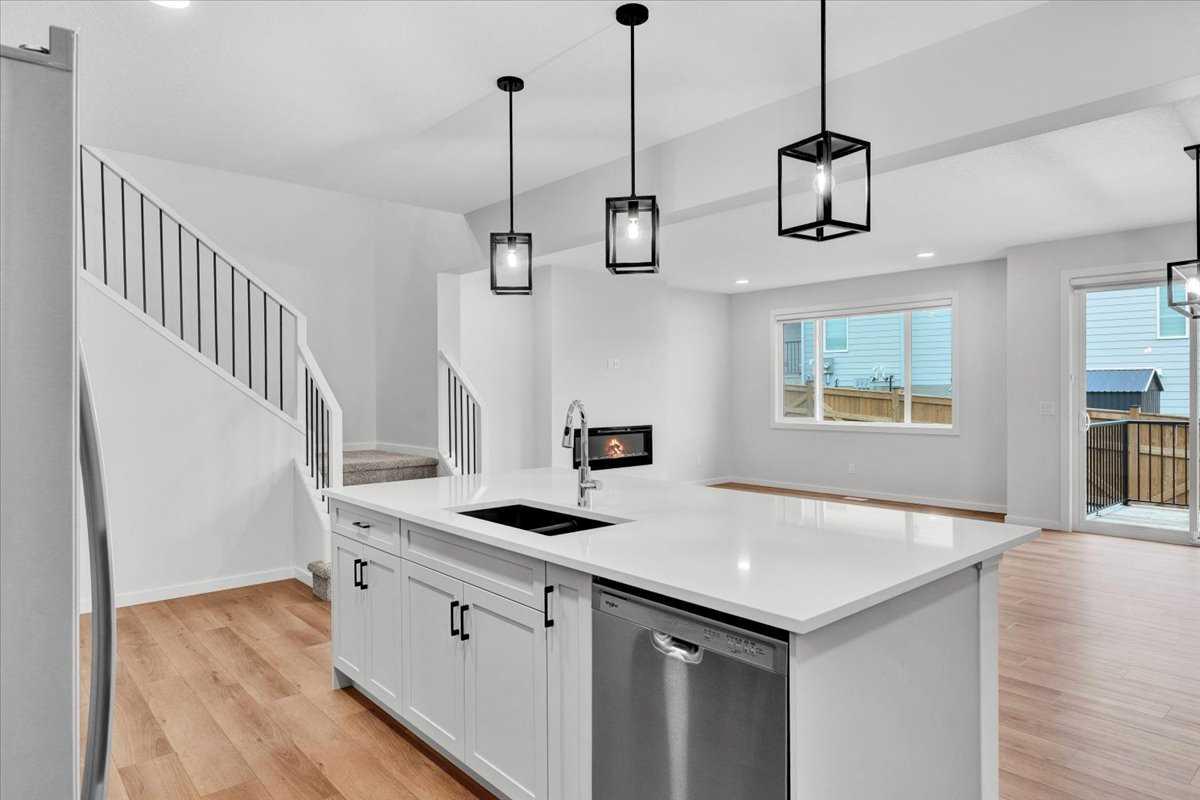 75 Versant Rise SW