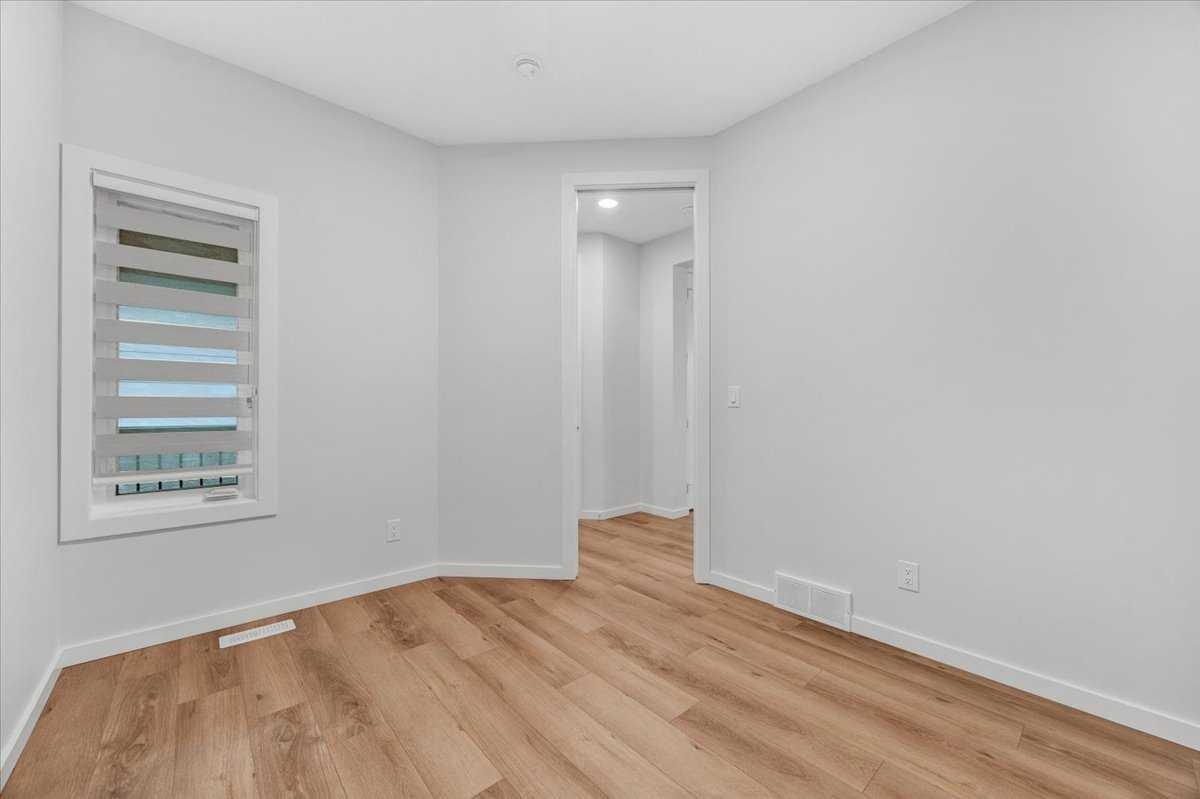 75 Versant Rise SW