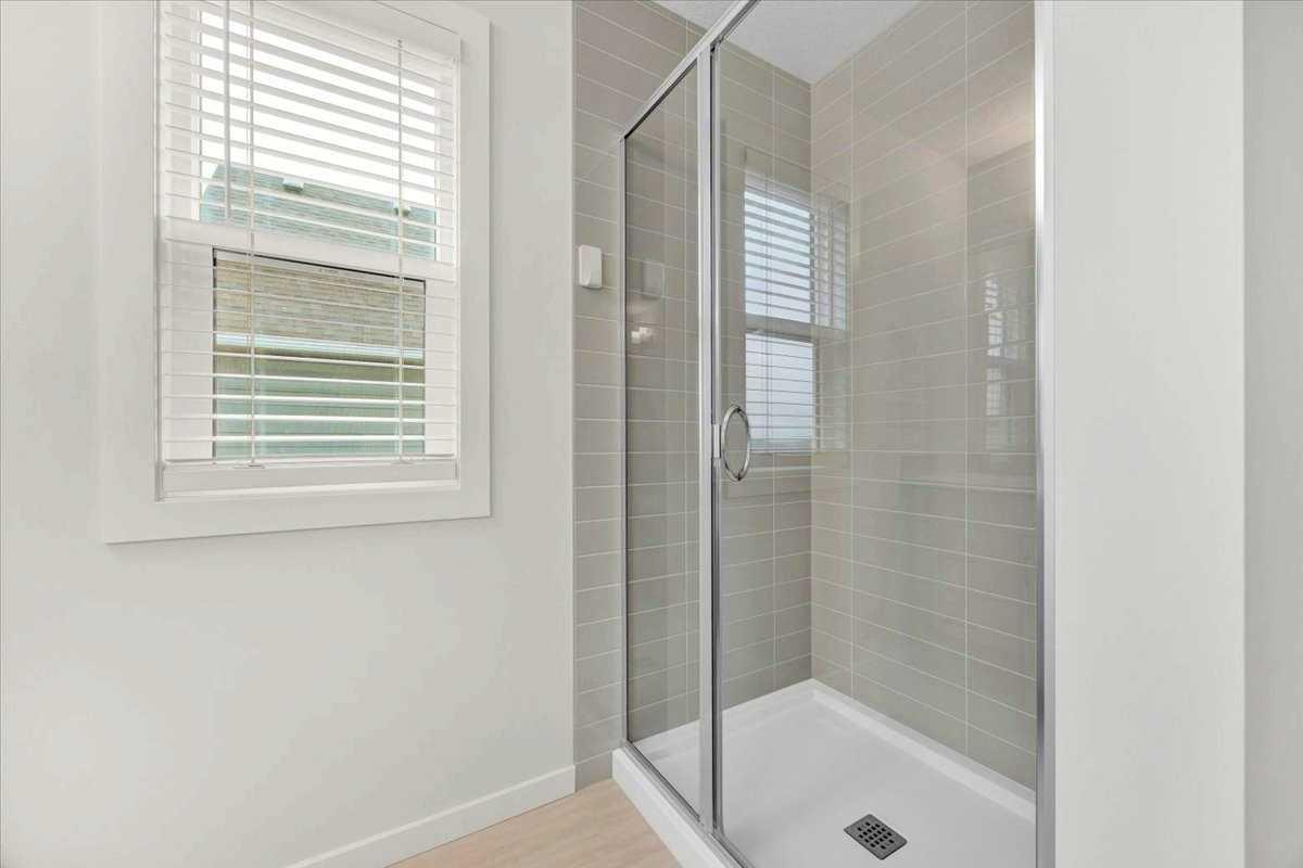75 Versant Rise SW
