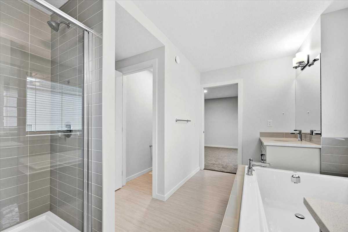 75 Versant Rise SW